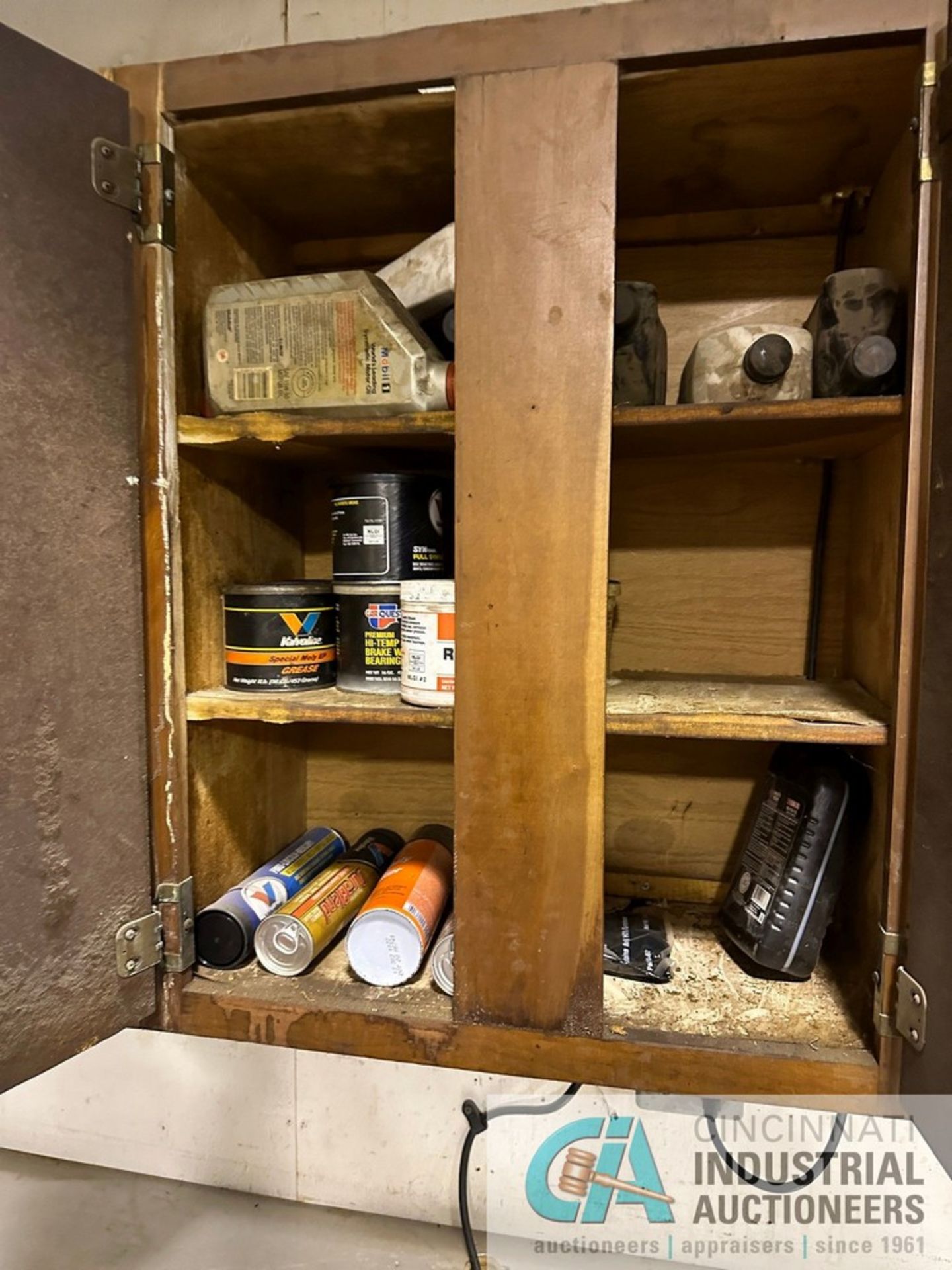 (LOT) MISCELLANEOUS PM SUPPLIES AND REPAIR PARTS *CABINETS STAY WITH BUILDING* - Image 4 of 6