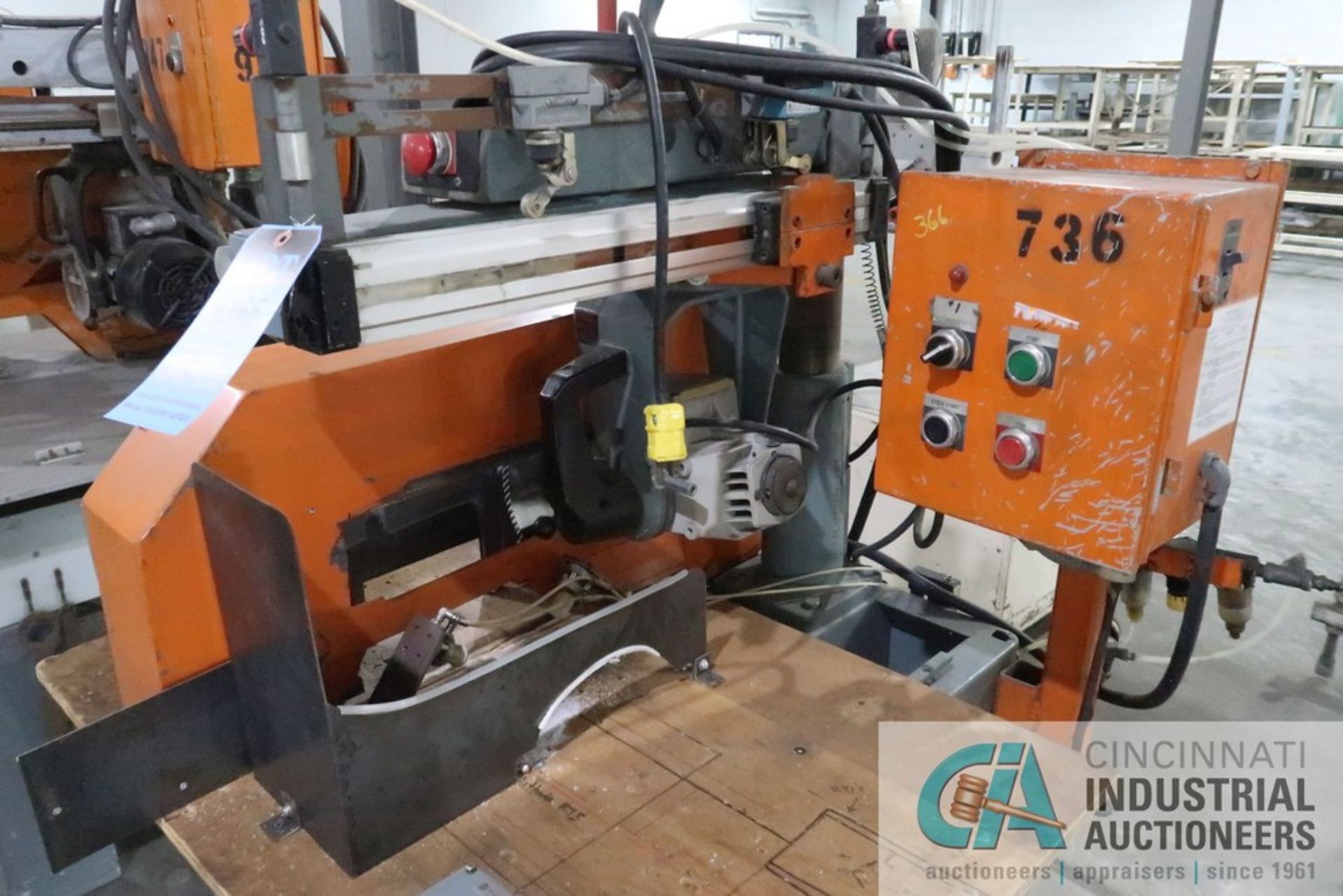 12" DELTA RADIAL ARM SAW - Image 3 of 4