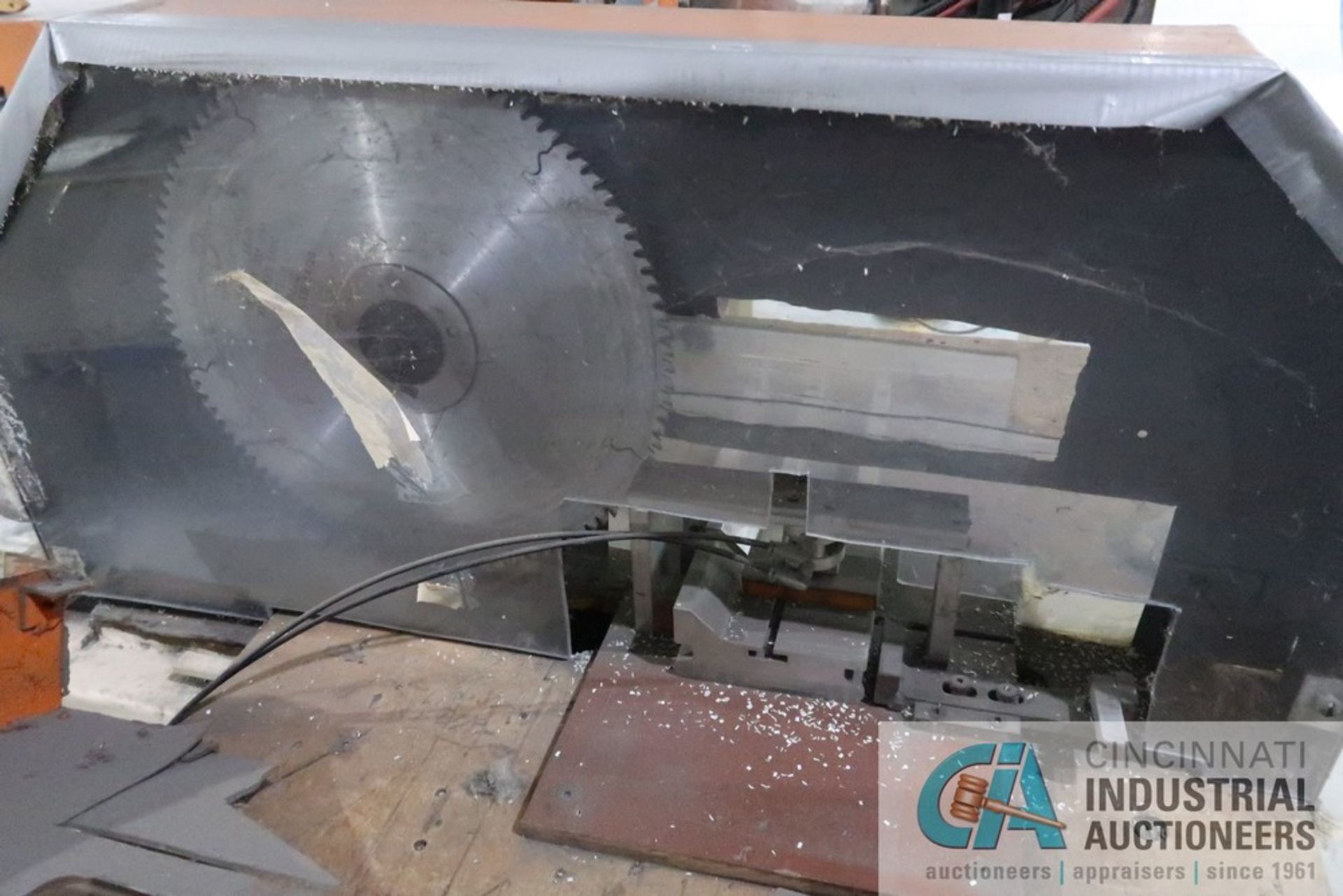 12" DELTA RADIAL ARM SAW - Image 4 of 4