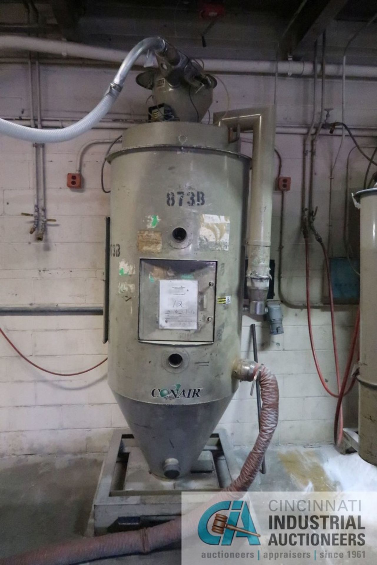 CONAIR MODEL CD400 DRYER, 240 VOLT, 3-PHASE, WITH CONAIR HOPPER AND VACUUM LOADER **LOCATED ON 2ND - Image 5 of 5