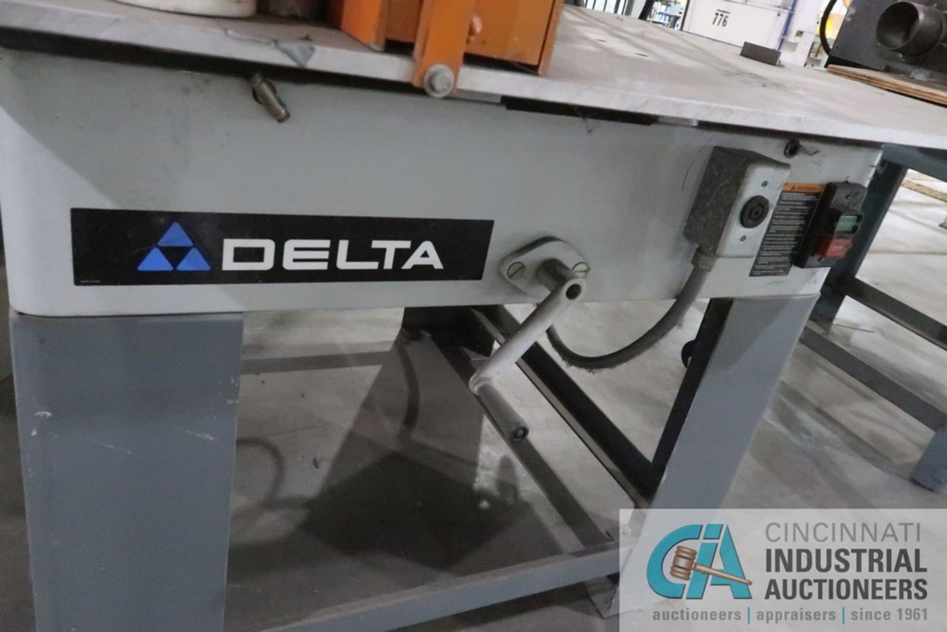 12" DELTA RADIAL ARM SAW - Image 5 of 5