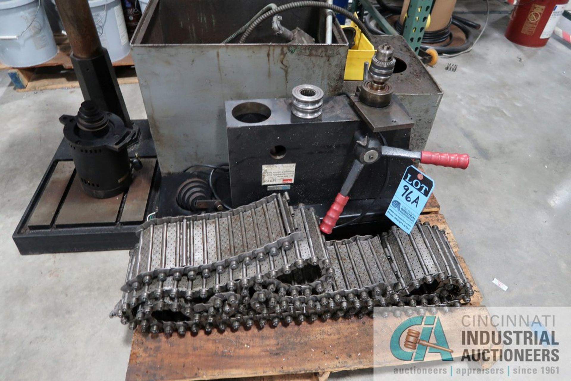 DAYTON MODEL 3Z919F DRILL PRESS, IN PIECES, BASE AND DRILL HEAD, METAL BELT CONVEYOR, COOLANT TANK - Image 2 of 5