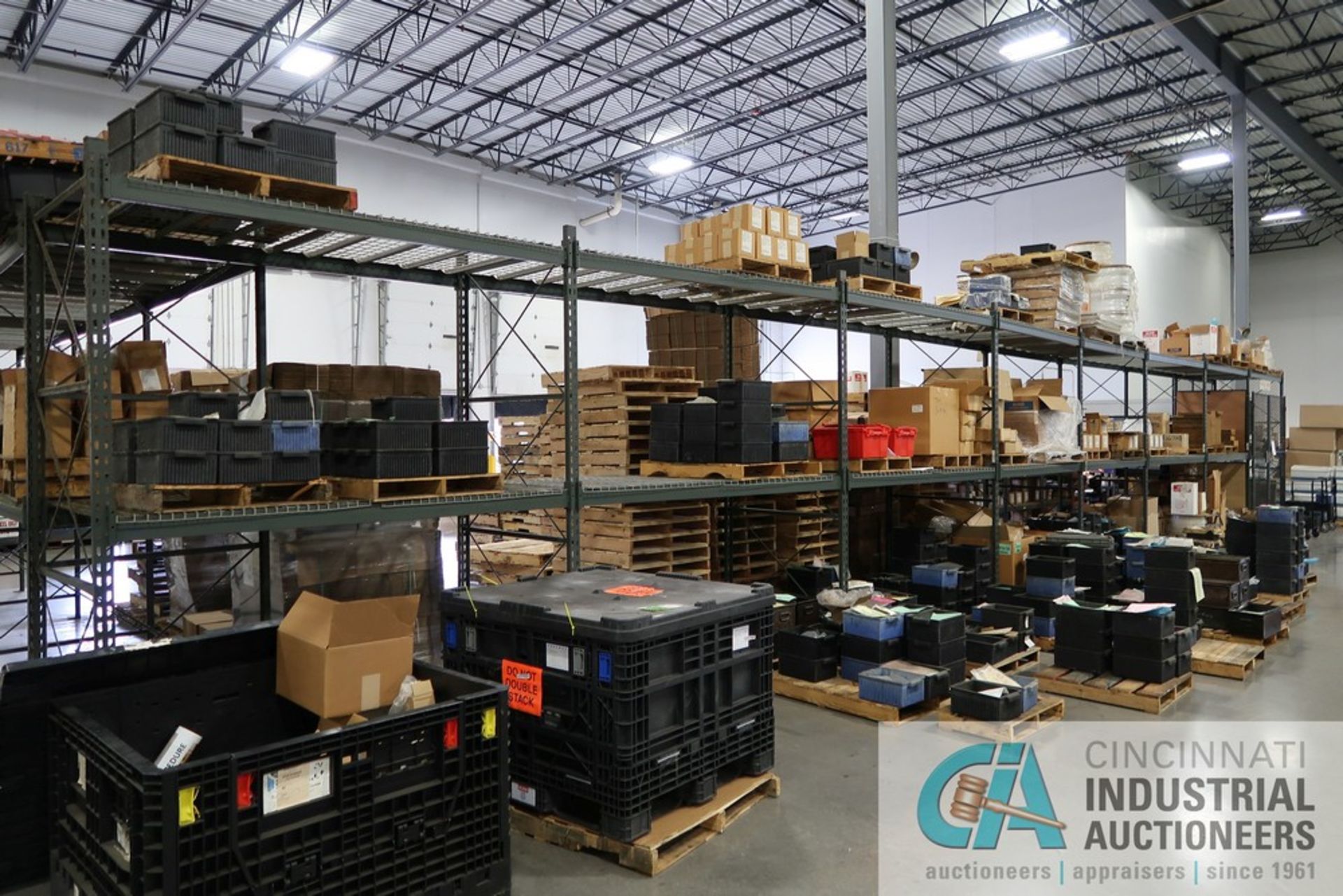 SECTIONS 96" X 48" X 120" SPG QUIKTIER ADJUSTABLE BEAM RACK WITH (13) 48" X 120" UPRIGHTS, (44) - Image 4 of 4