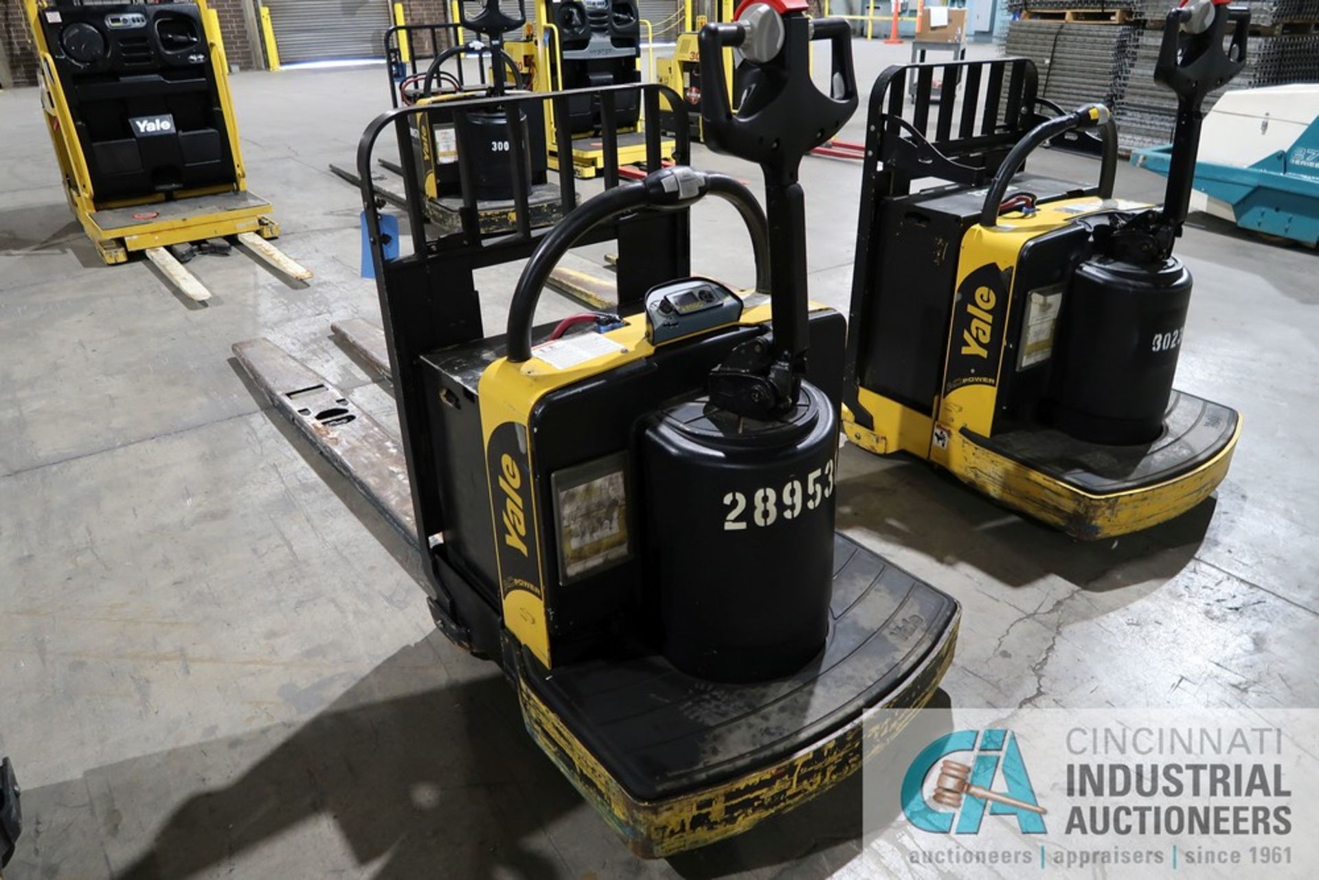 6,000 LB. YALE ELECTRIC RIDE ON PALLET TRUCK (NEW 2014); S/N B292N01744M, 24 VOLT, 8' FORKS, - Image 4 of 6