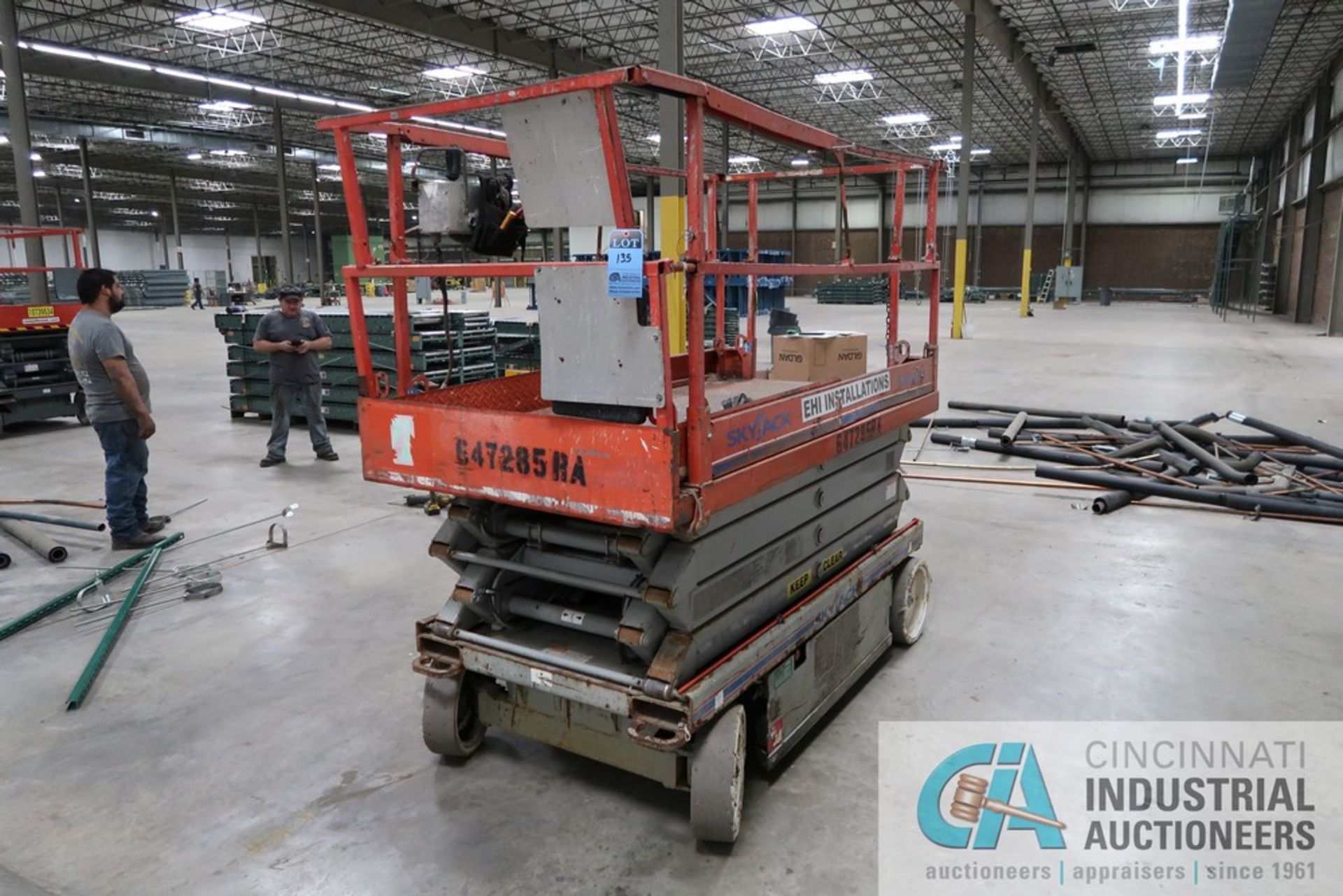 SKYJACK MODEL SJ4626 ELECTRIC DRIVE SCISSOR LIFT; S/N 716883, 82/106 X 44 EXPANDABLE - Image 2 of 6