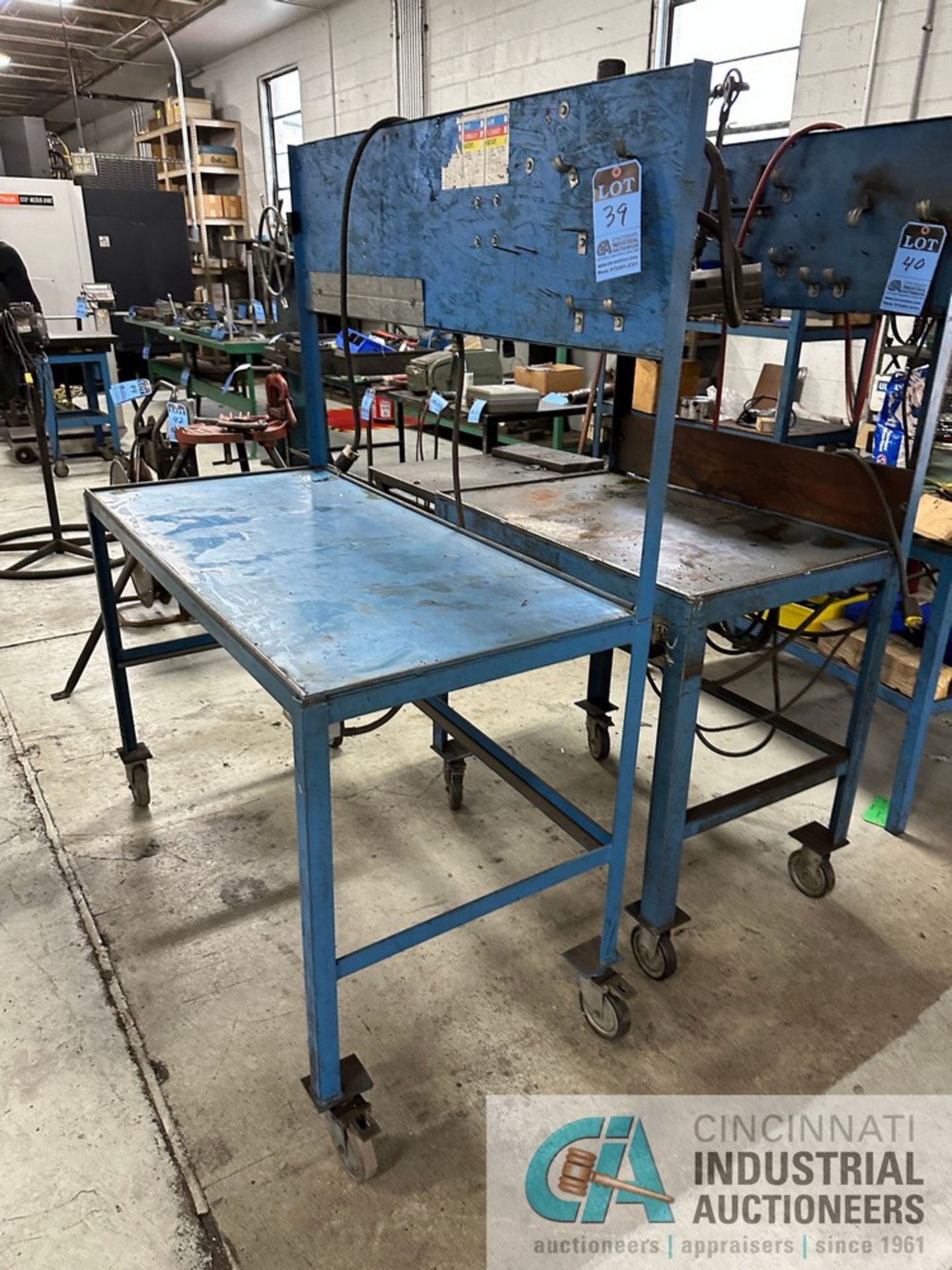 25" X 54" PORTABLE BENCHES WITH ELECTRIC AND PNEUMATIC FILTERING - Image 2 of 5