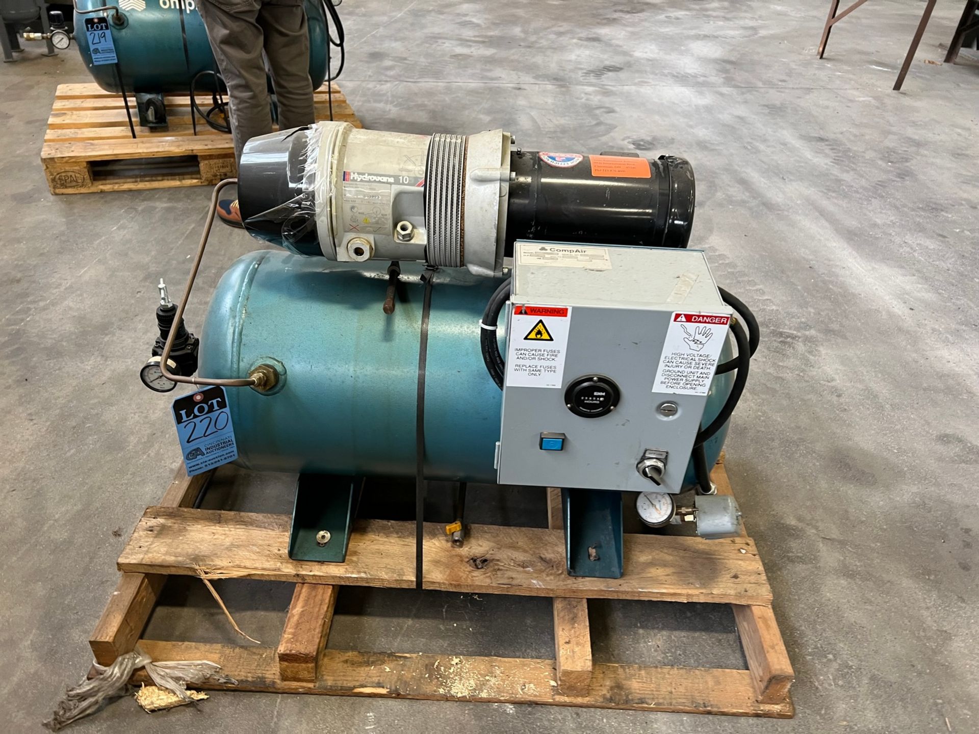 2 HP COMPAIR MODEL 10 PURS HYDROVANE ROTARY VAN TANK MOUNTED COMPRESSOR, 230 VOLT, 1-PHASE - Image 2 of 8