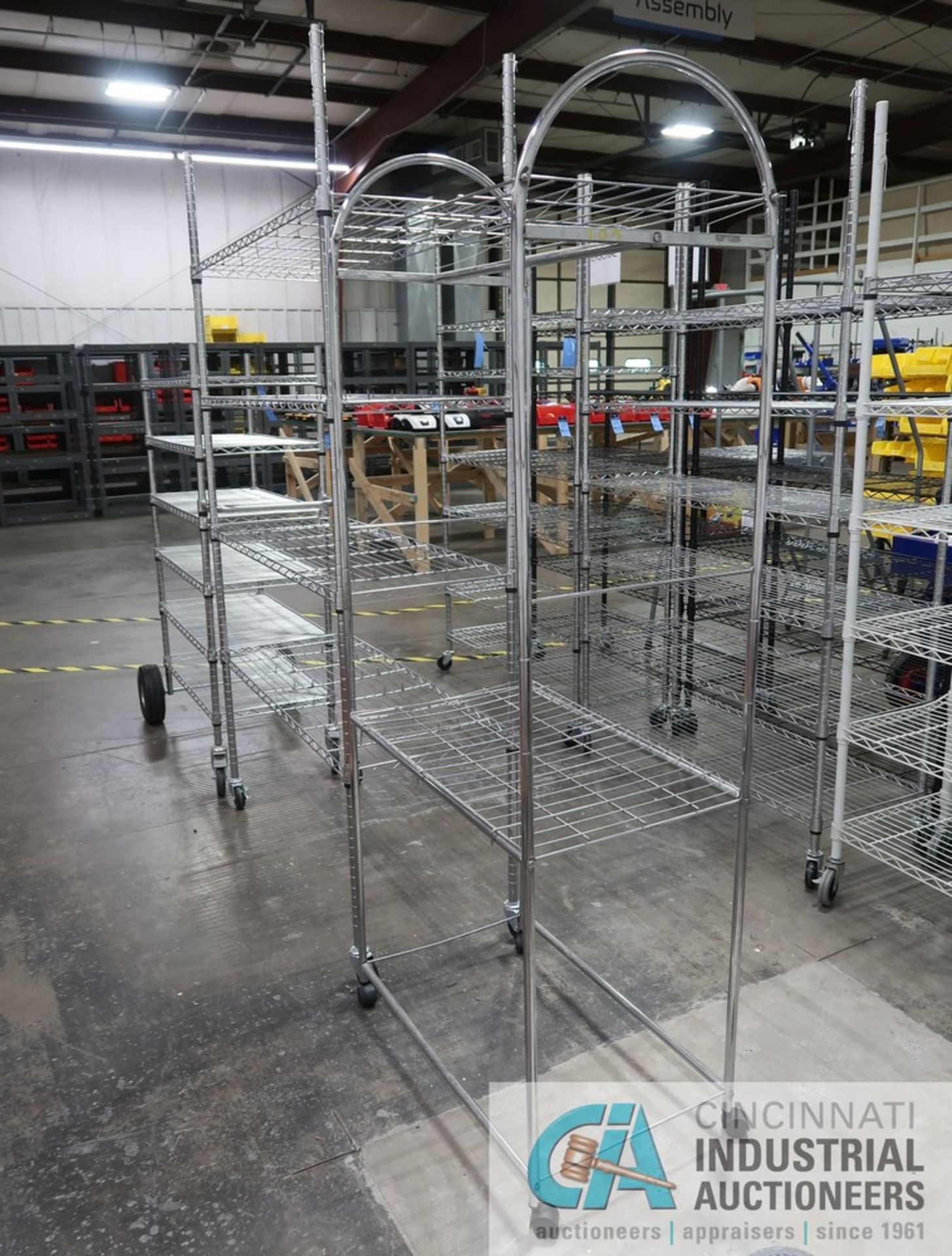 SECTIONS MISCELLANEOUS SIZE PORTABLE METRO STYLE WIRE SHELVING - Image 2 of 2