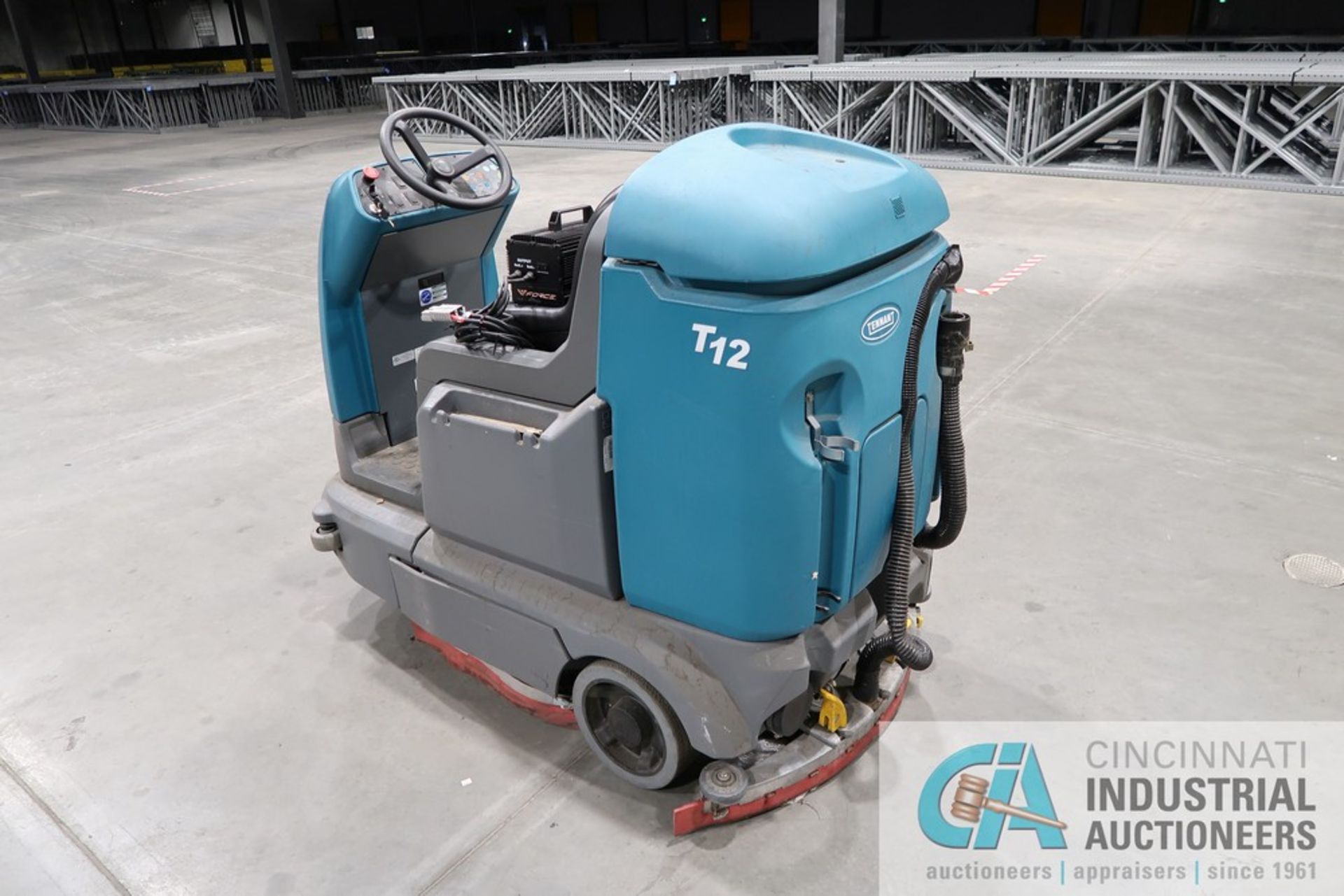 TENNANT MODEL M-T12 SIT DOWN ELECTRIC FLOOR SCRUBBER; S/N T12-11034968, 36 VOLT, 264 HOURS, WITH - Image 4 of 9