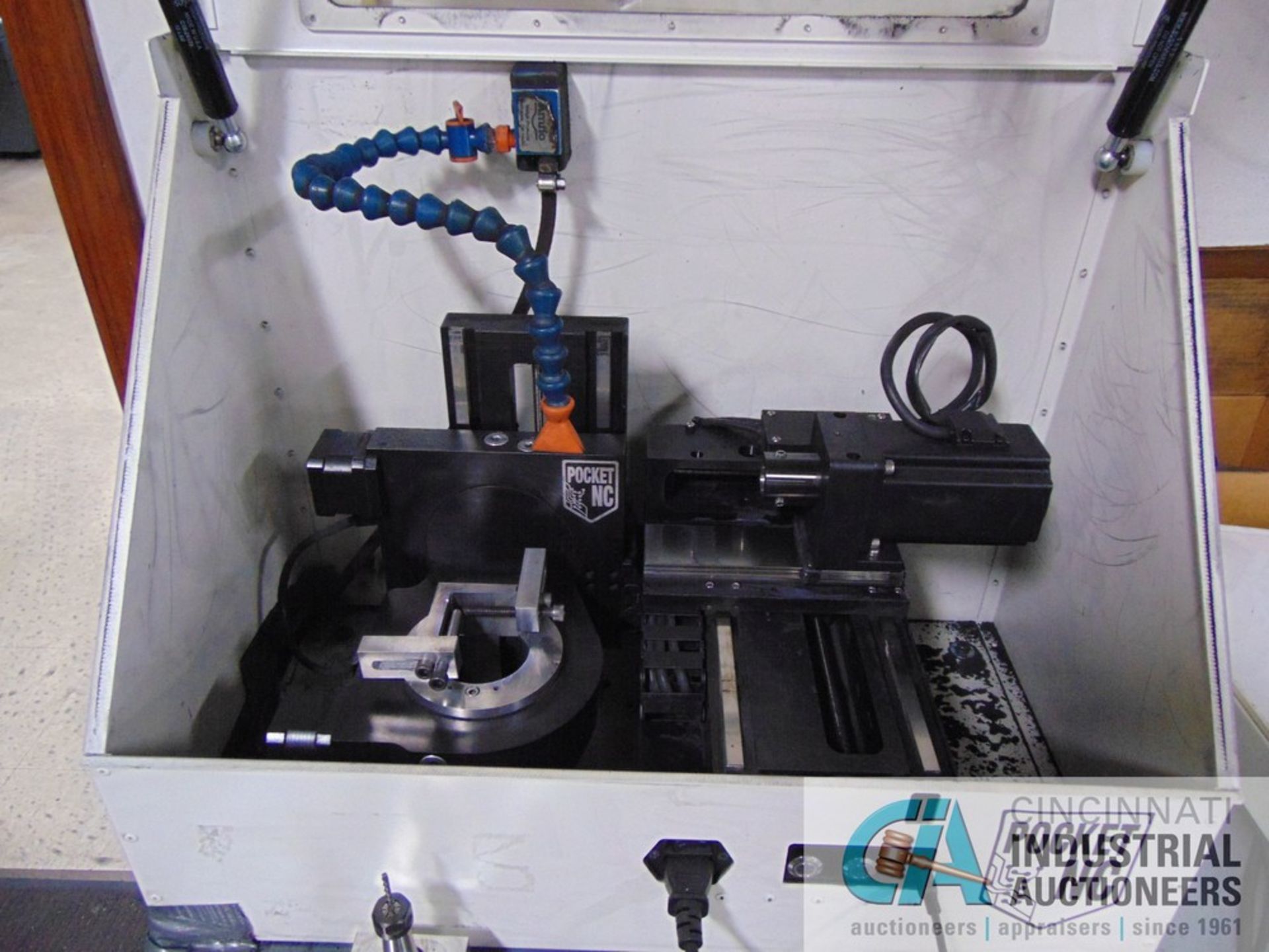 POCKET NC FIVE-AXIS CNC TABLE TOP HORIZONTAL MILL W/ LAPTOP & DCE UMA72G1 DUST COLLECTOR - Image 2 of 5