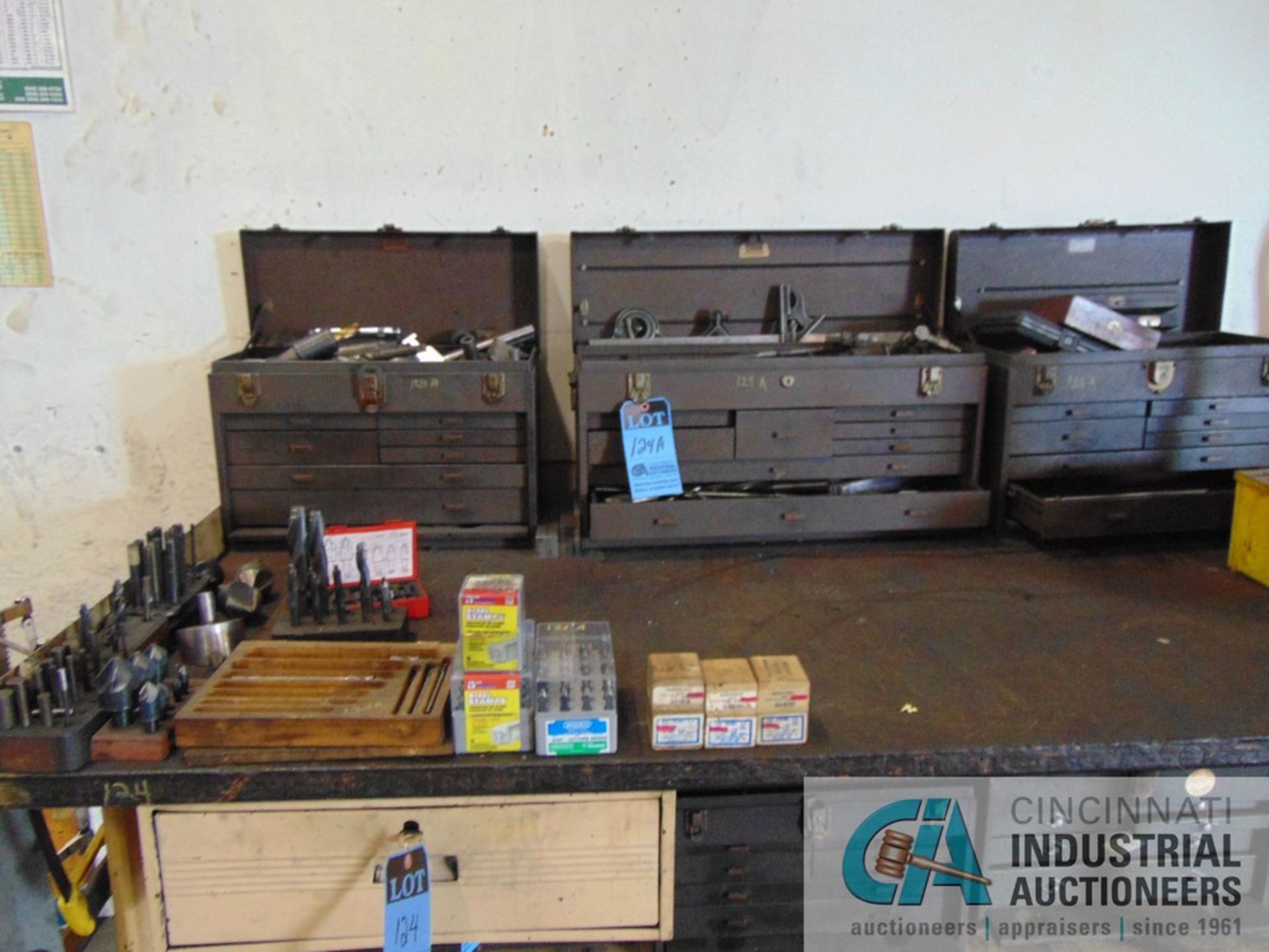 MACHINISTS TOOLBOXES W/ CONTENTS & CONTENTS OF BENCH