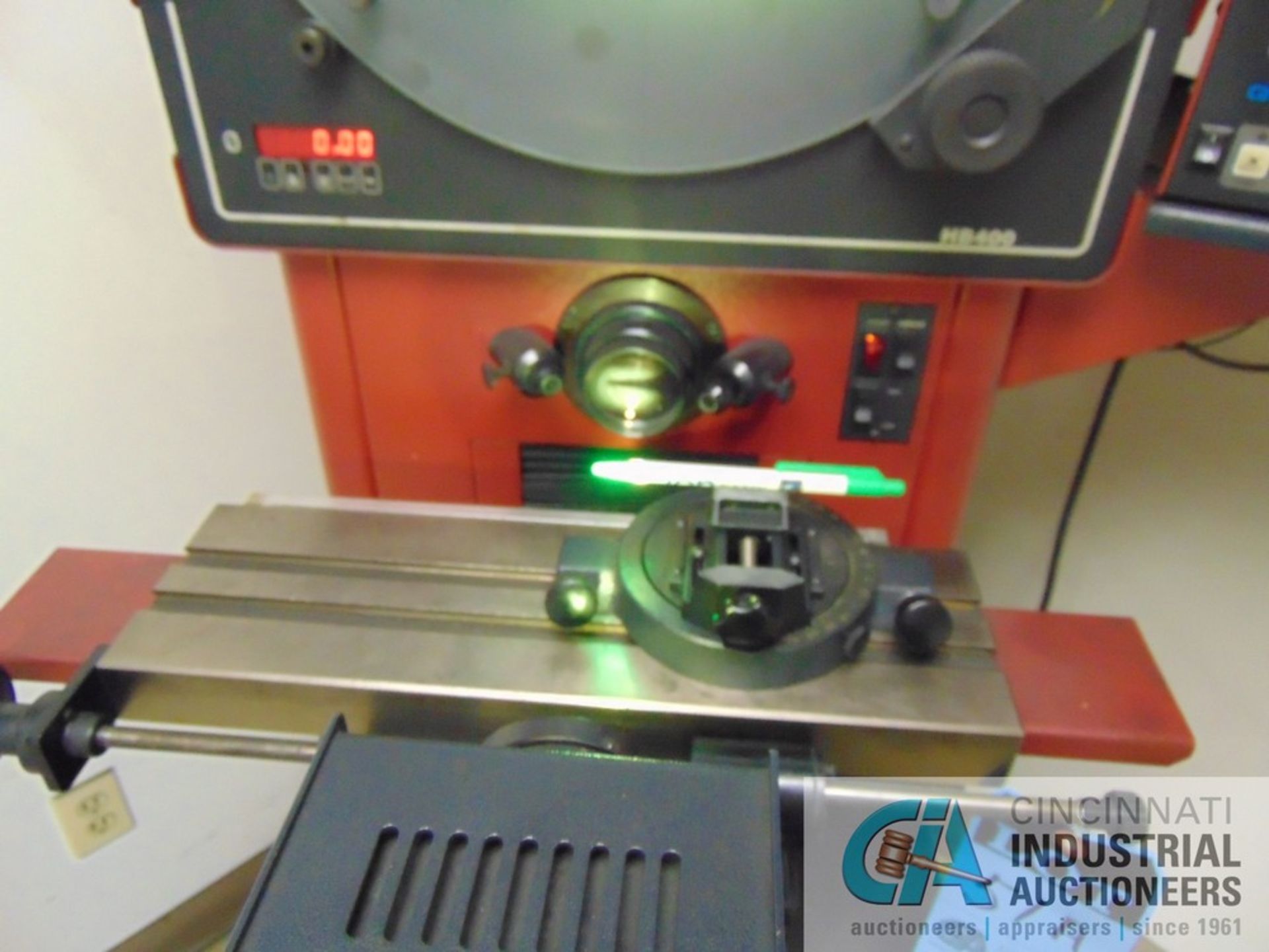 14" STARRETT MODEL HB400 OPTICAL COMPARATOR W/ QUADRA-CHEK 2000 DRO; S/N 3731 - Image 3 of 6