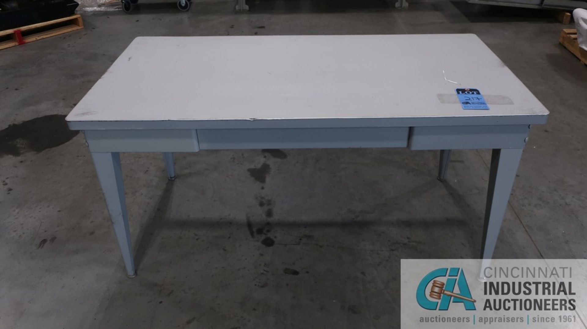 STEEL WORKSHOP TABLE