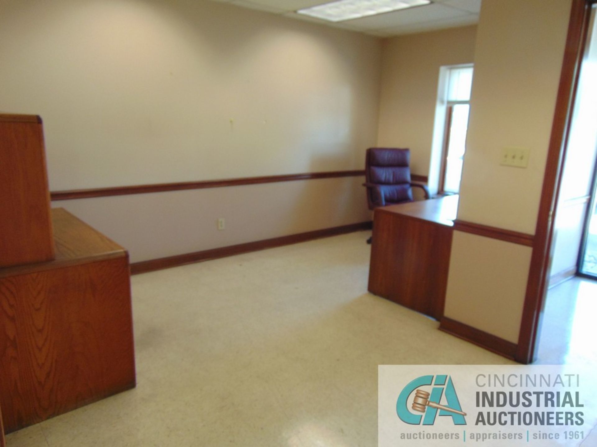 (LOT) OFFICE FURNITURE - DESKS, CABINETS, & CHAIRS - NO ELECTRONICS, PHONES, OR PERSONAL ITEMS