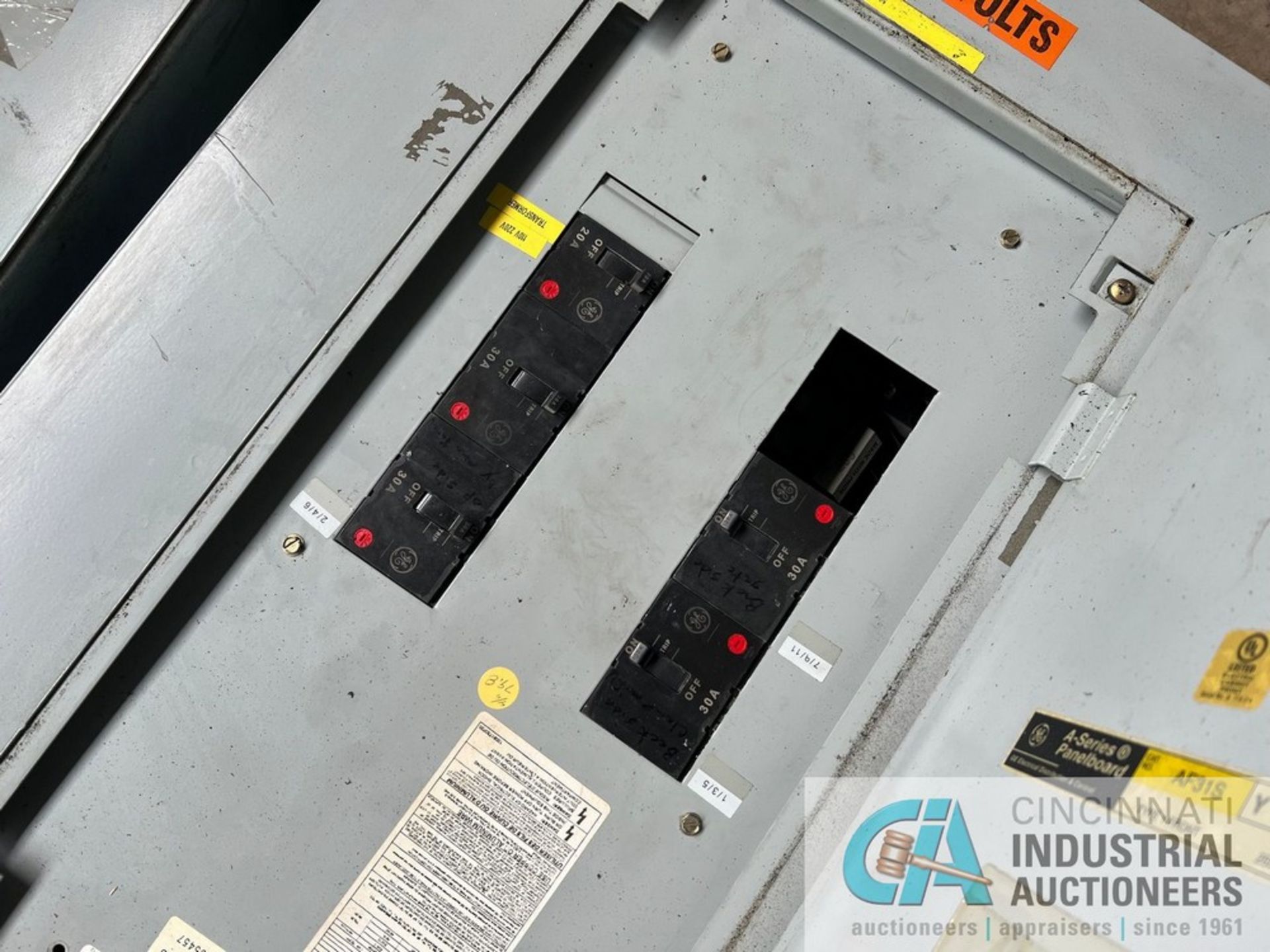 480 VOLT GE ELECTRICAL BREAKER PANELS, (1) WITH (5) 30 AMP AND (1) 20 AMP, (1) WITH (4) 30 AMP - Image 8 of 9
