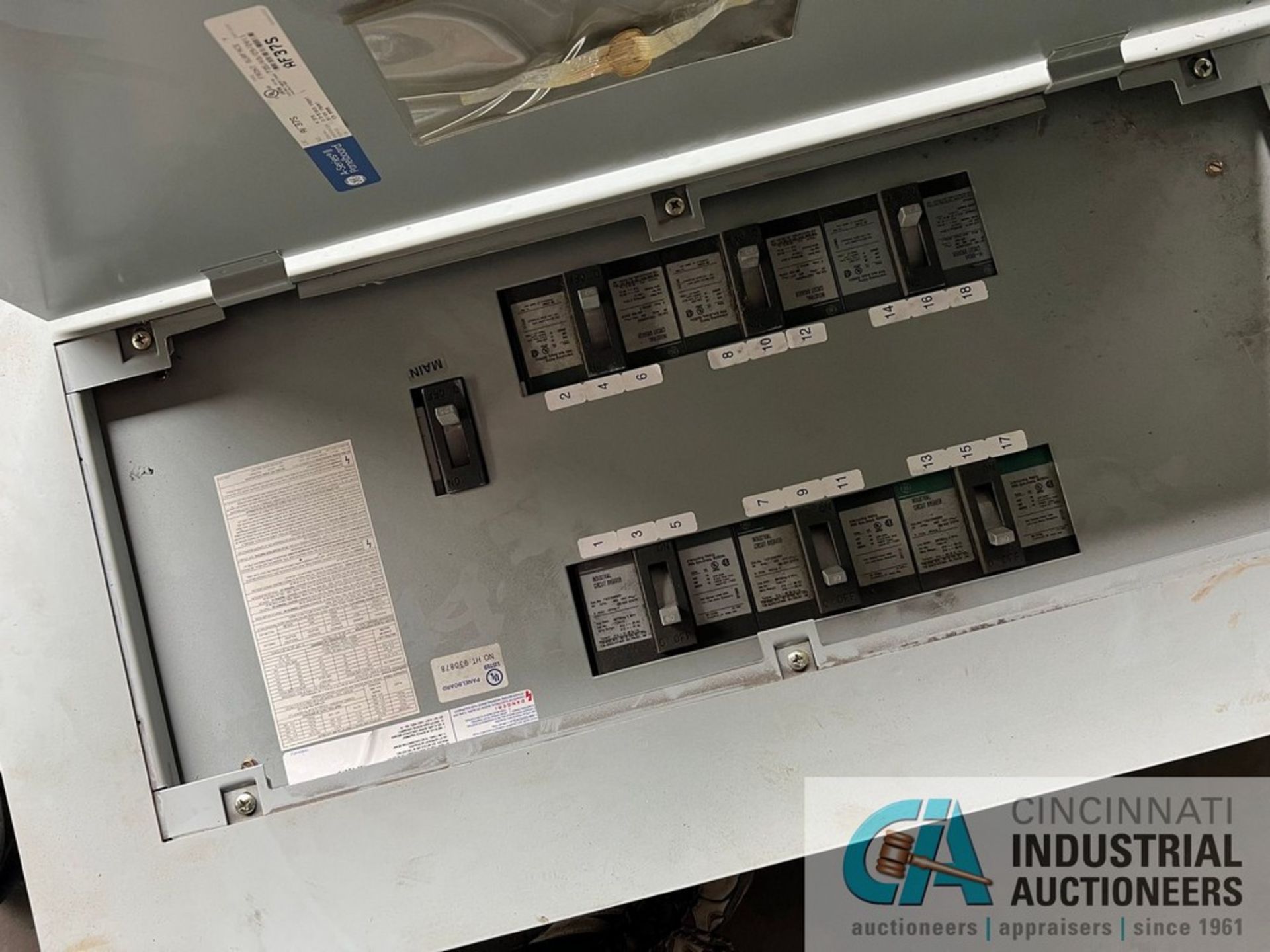 MISCELLANEOUS GE ELECTRICAL BREAKER PANELS, (1) 480 VOLT PANEL WITH (1) 60 AMP, (4) 30 AMP, (1) 20 - Image 4 of 15