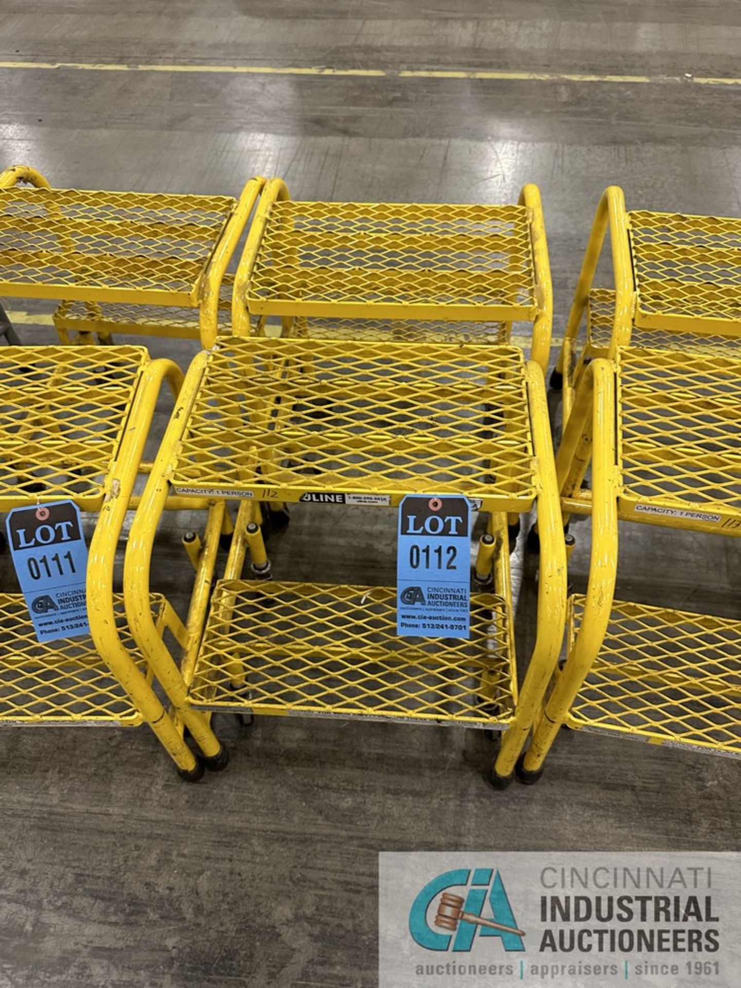 20" PORTABLE SHOP STEP STOOLS