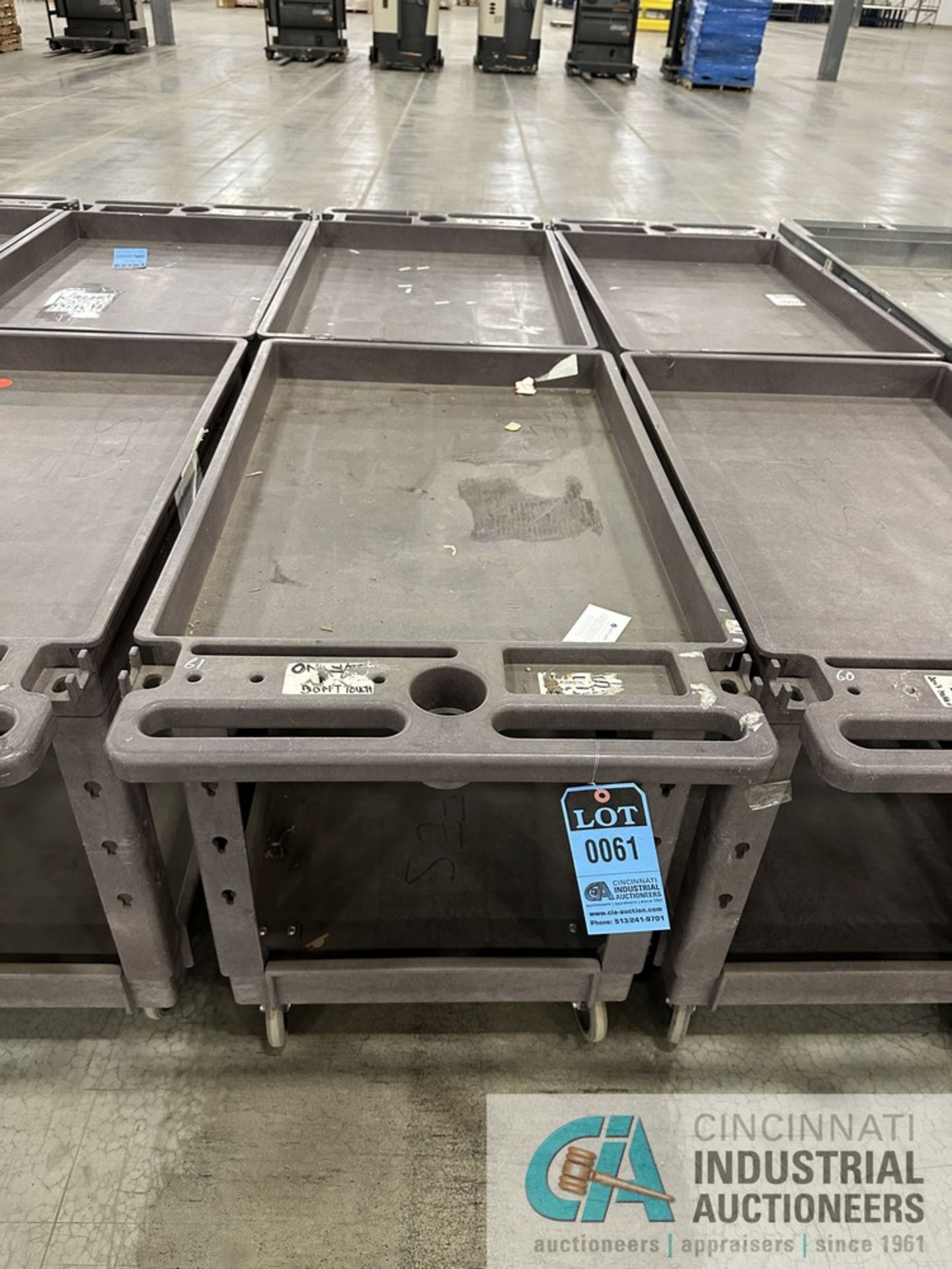 RUBBERMAID CARTS - 24" X 36"