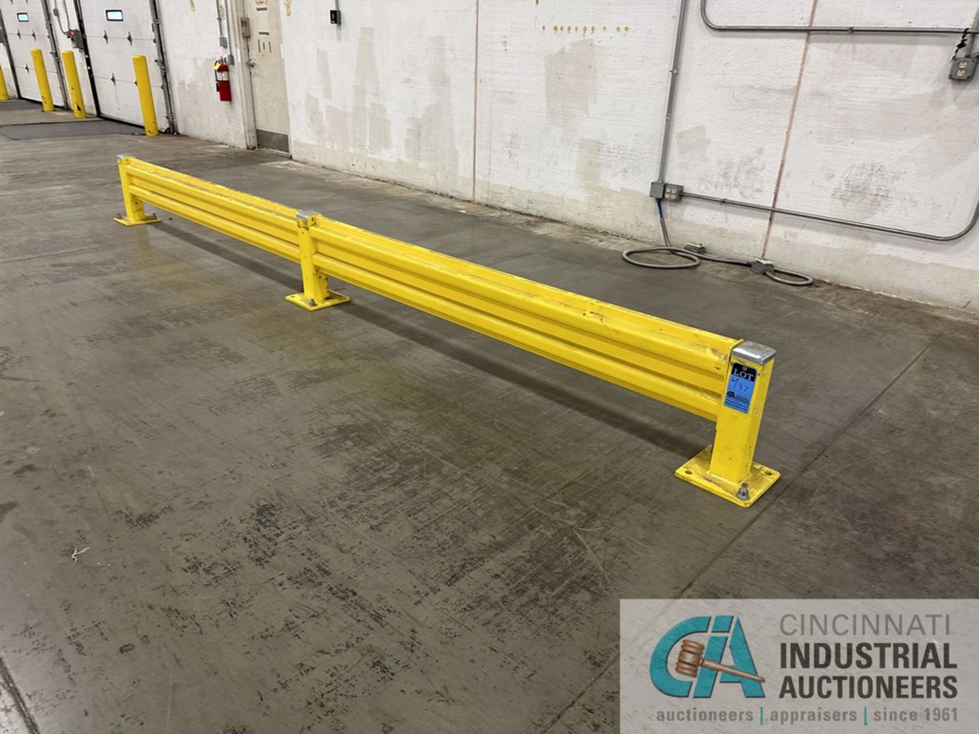 (LOT) APPROX. 75' LINEARFT. OF 12" WIDE YELLOW GUARDRAIL WITH (4) 42" POSTS AND (11) 18" POSTS **$ - Image 4 of 4