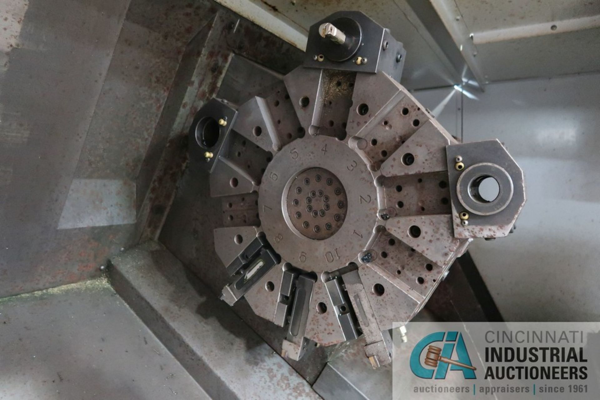 HAAS MODEL SL40 CNC TURNING CENTER; S/N 3082056, 20" 4-JAW CHUCK, 10-POSITION TURRET, TAILSTOCK, - Image 6 of 13