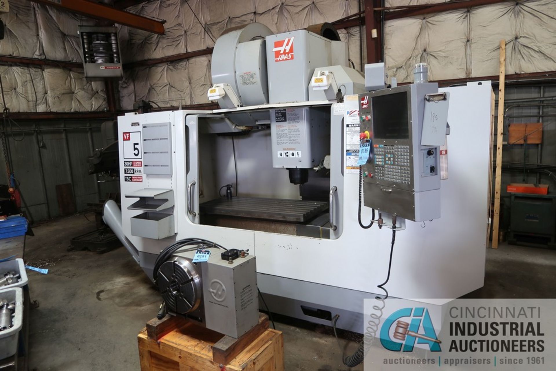 HAAS MODEL VF5-50 CNC VERTICAL MACHINING CENTER; S/N 105552, 23" X 52" TABLE, 50 TAPER SPINDLE, 7, - Image 2 of 12