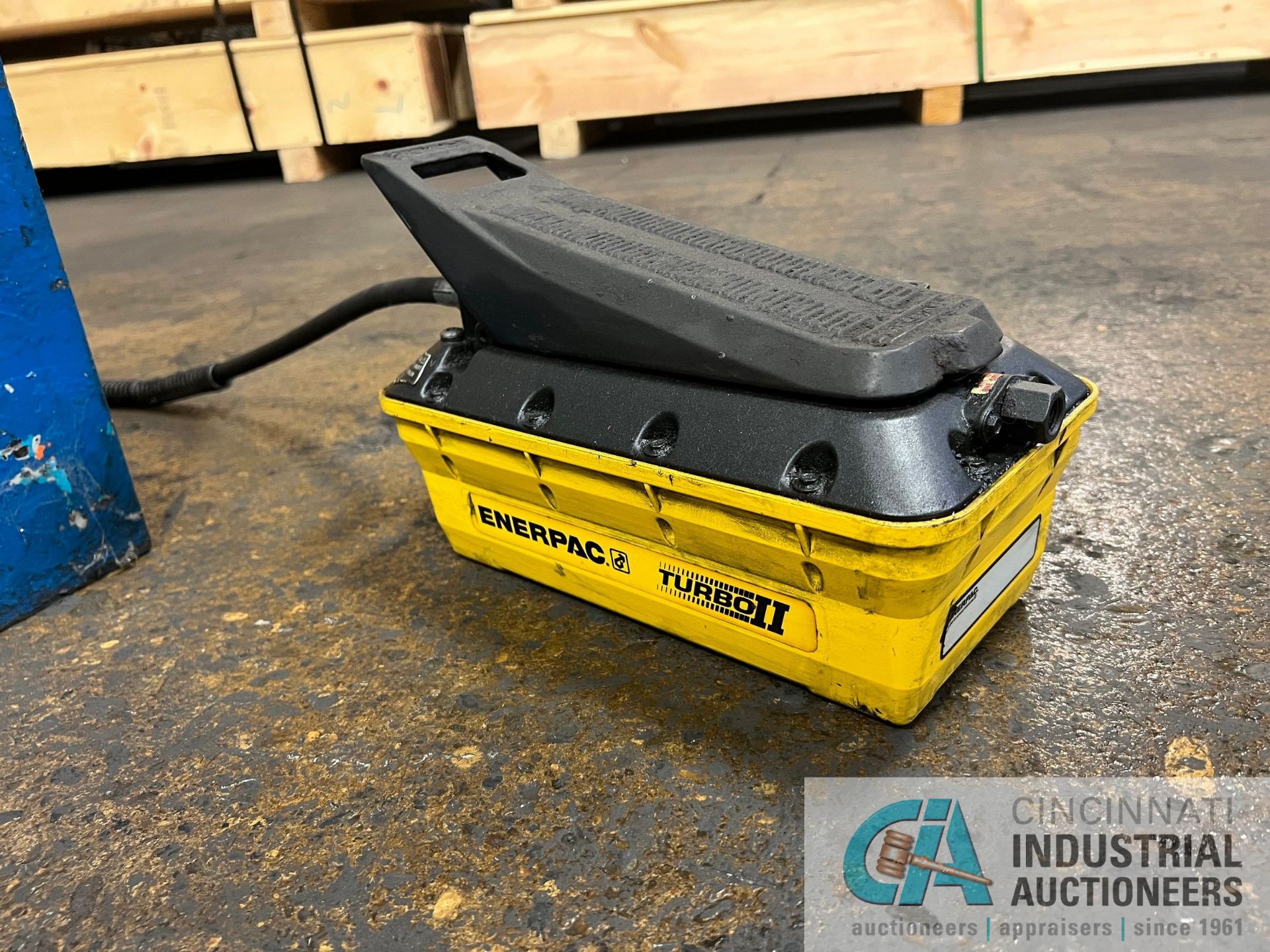 CUSTOM PNUEMATIC HORIZONTAL PRESS WITH 2 RIGID BC-810 VICES AND ENERPAC TURBO II FOOT PEDAL ** - Image 3 of 3