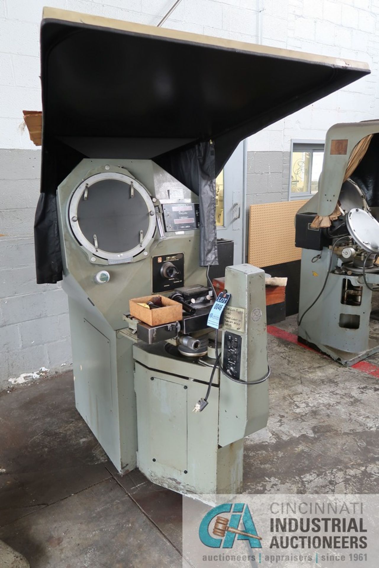 14" JONES AND LAMSON MODEL EPIC-14 OPTICAL COMPARATOR; S/N E-62152 - Image 2 of 5
