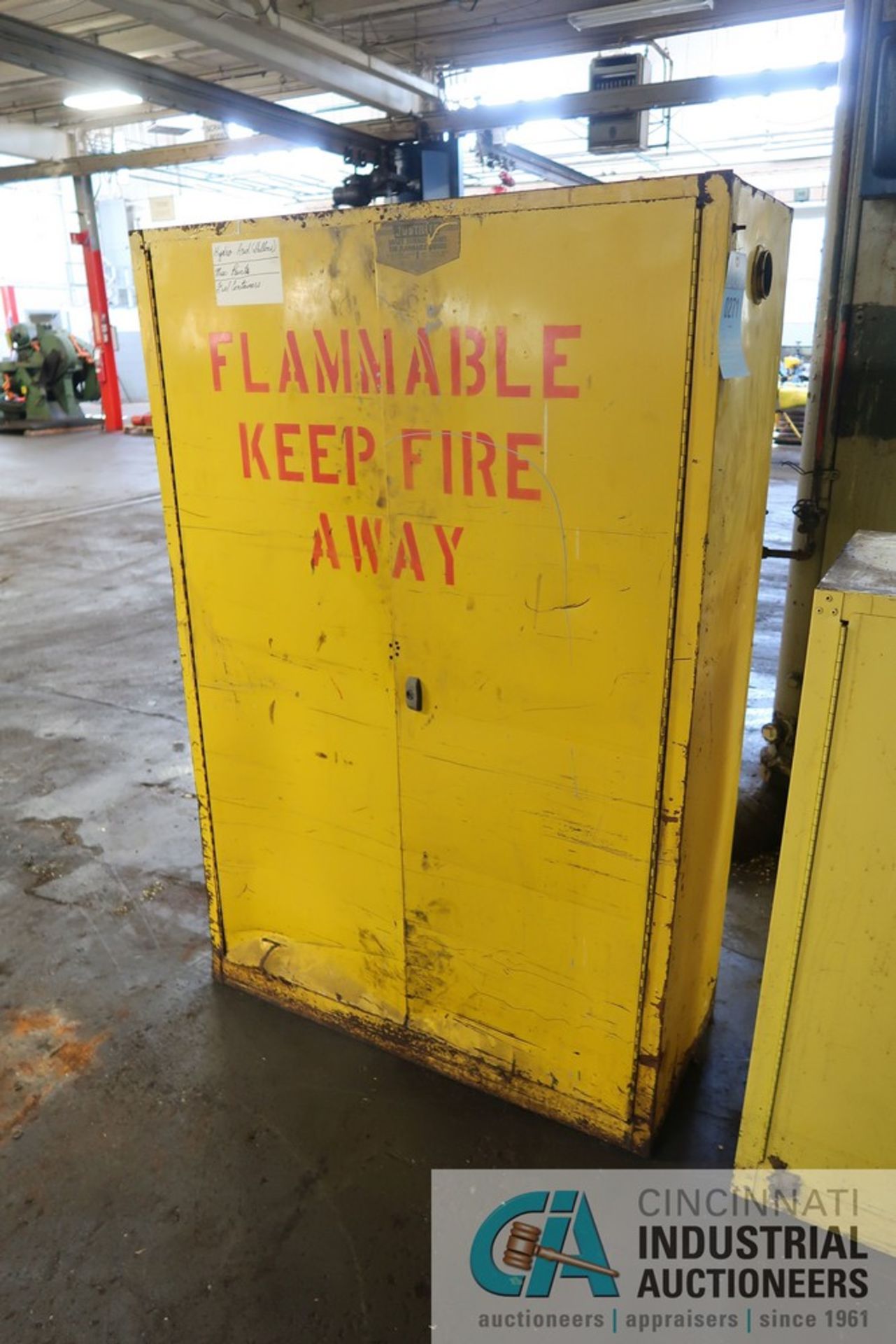 FLAMMABLE MATERIAL STORAGE CABINET
