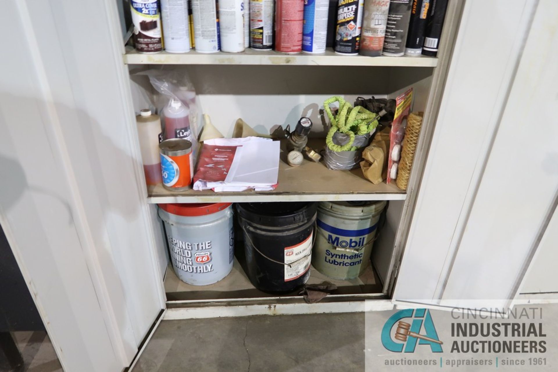 (LOT) SHOP SUPPLIES WITH STORAGE CABINET - Image 3 of 3