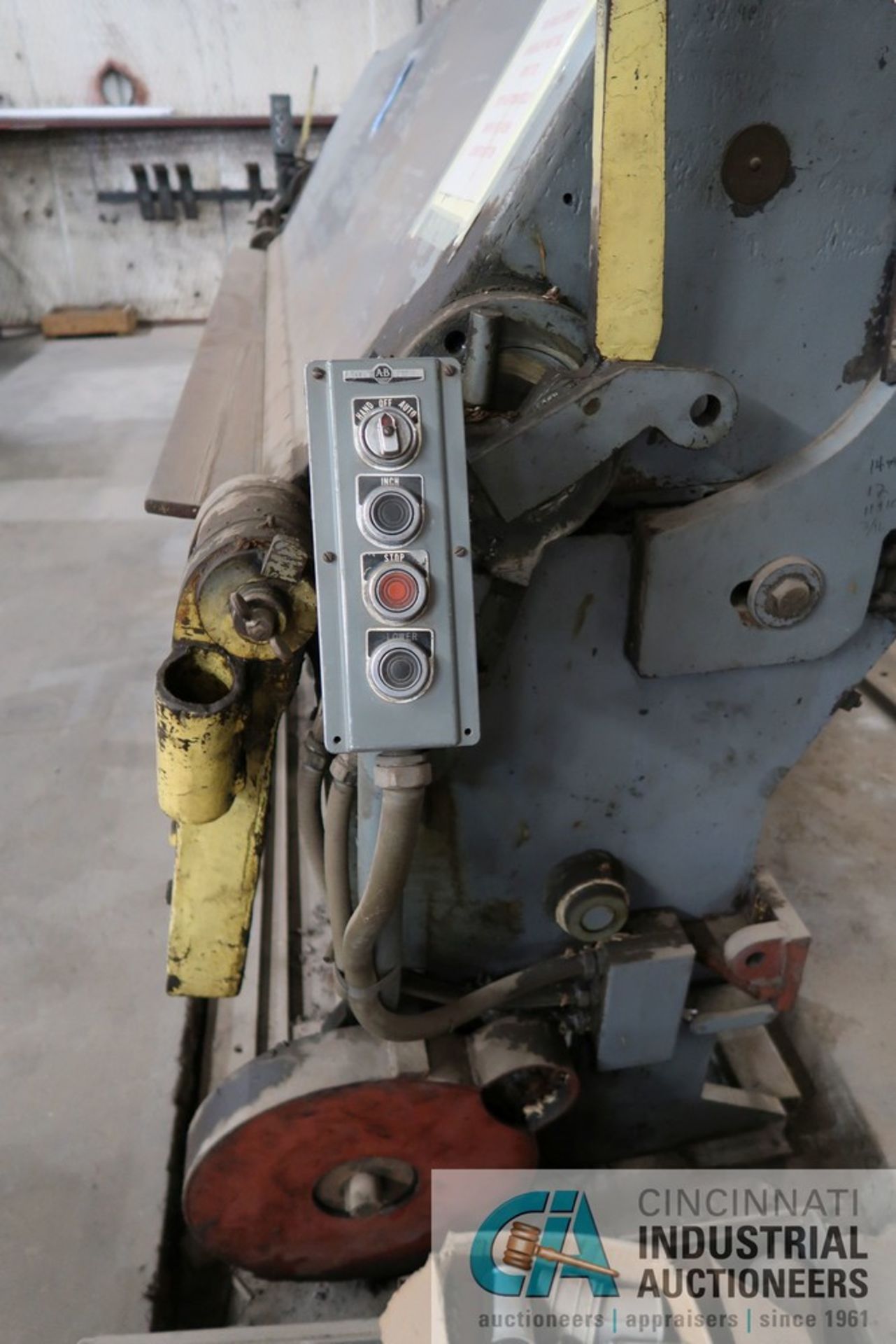 3/16" X 8' MFG UNKNOWN POWER APRON BRAKE; S/N N/A, 7.5 HP MOTOR, 3-PHASE, 208-222 / 440 VOLTS, - Image 5 of 6