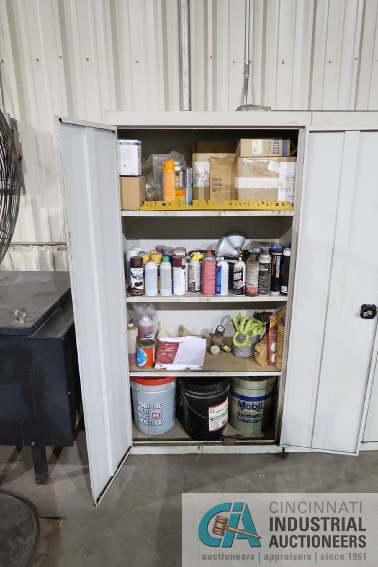 (LOT) SHOP SUPPLIES WITH STORAGE CABINET