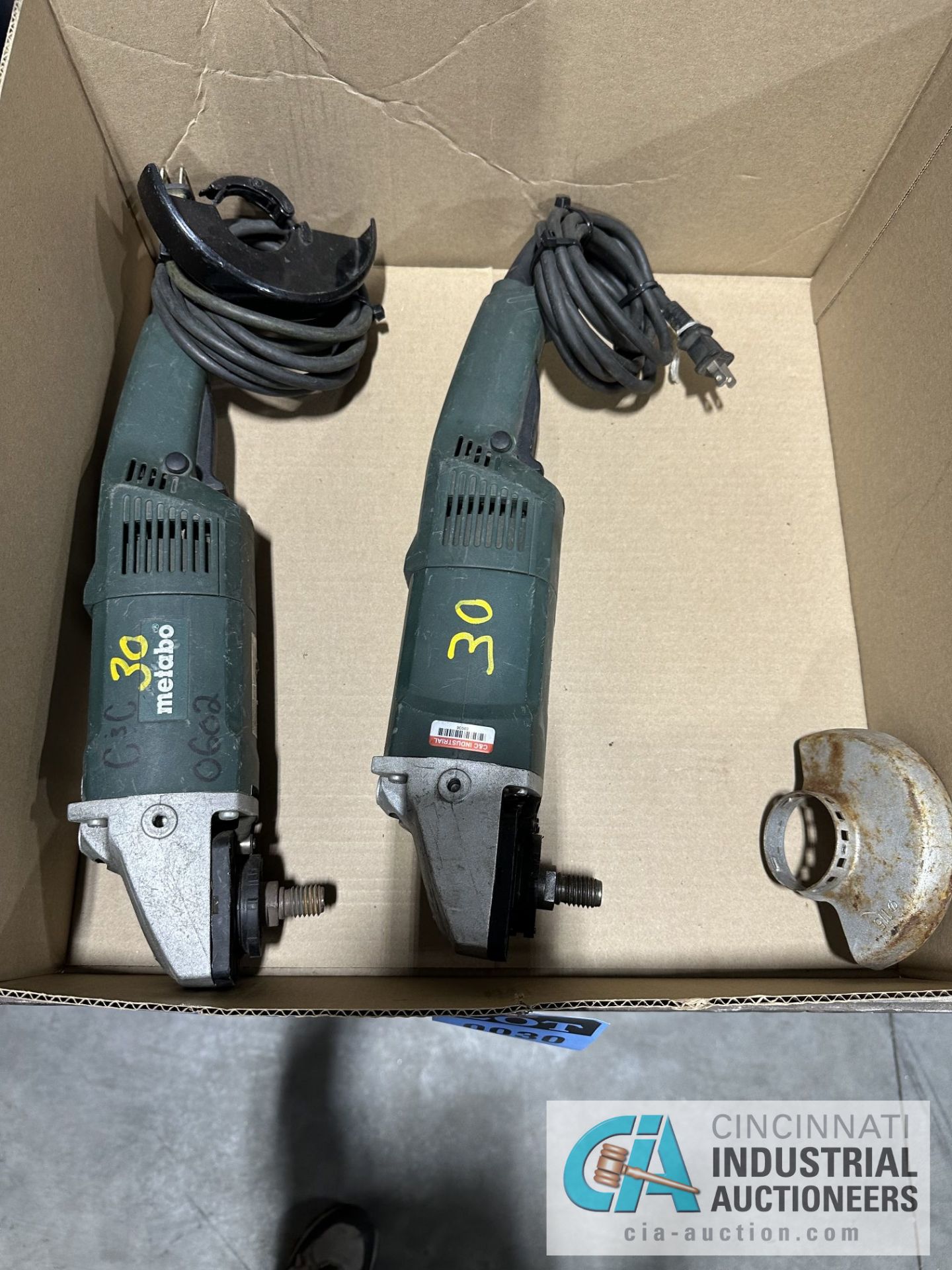 METABO RIGHT ANGLE GRINDERS - Image 2 of 2