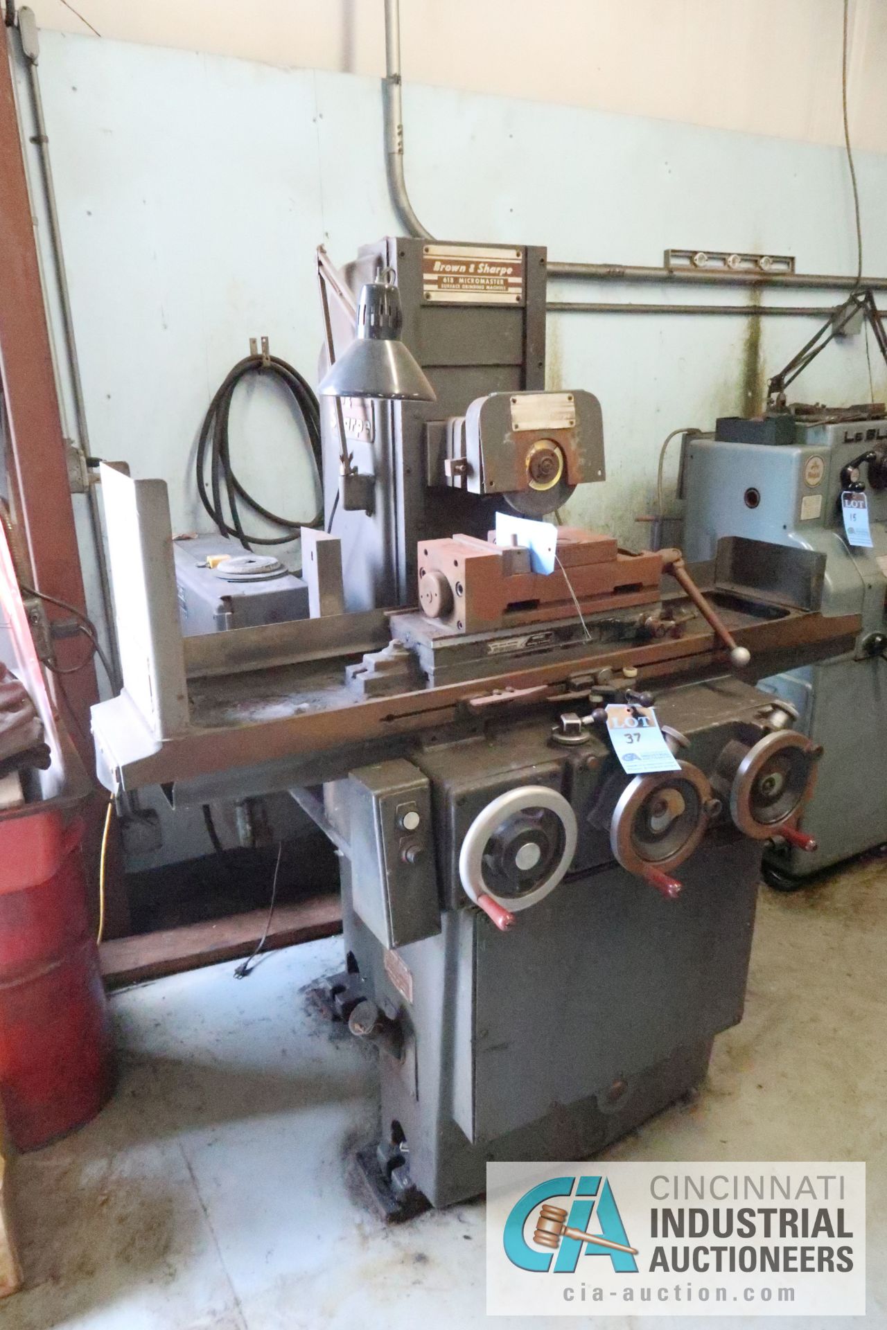 BROWN AND SHARPE MODEL 618 MICROMASTER SURFACE GRINDER, HYDRUALIC TABLE
