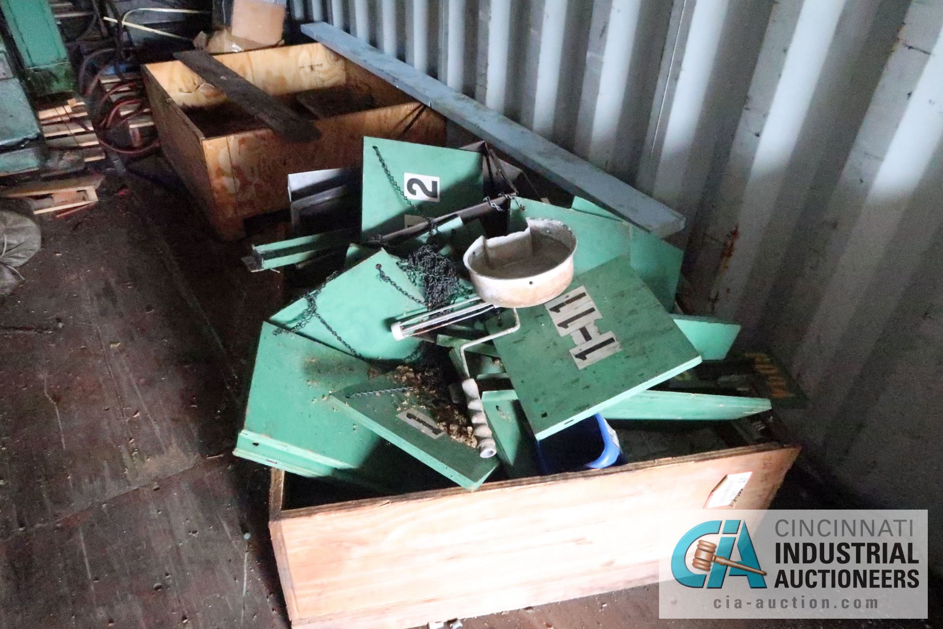 CONTENTS OF SEA CONTAINER - PALLET RACKING, SURFACE GRINDER, MACHINES, PARTS - SEE PHOTOS - Image 3 of 6