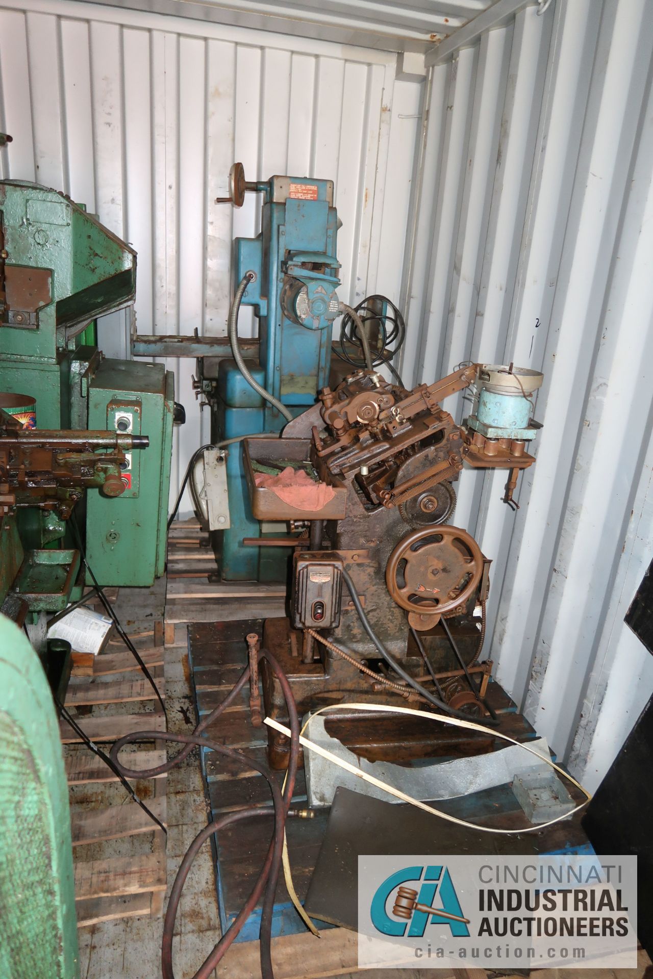 CONTENTS OF SEA CONTAINER - PALLET RACKING, SURFACE GRINDER, MACHINES, PARTS - SEE PHOTOS - Image 5 of 6