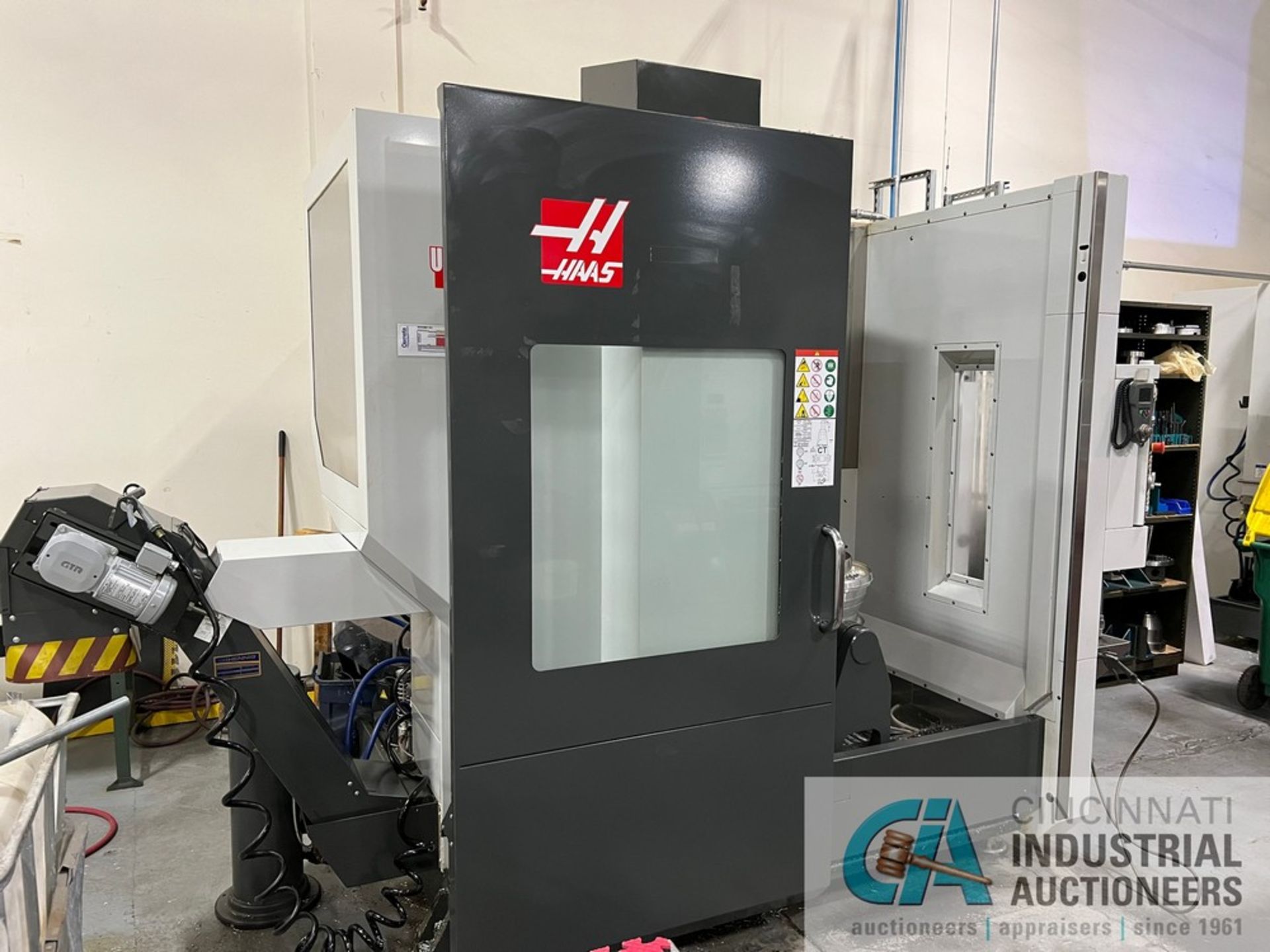 Haas Model UMC-750 Five-Axis CNC Universal Machining Center (2017) 6,578 Cutting Hours Showing - Image 6 of 19