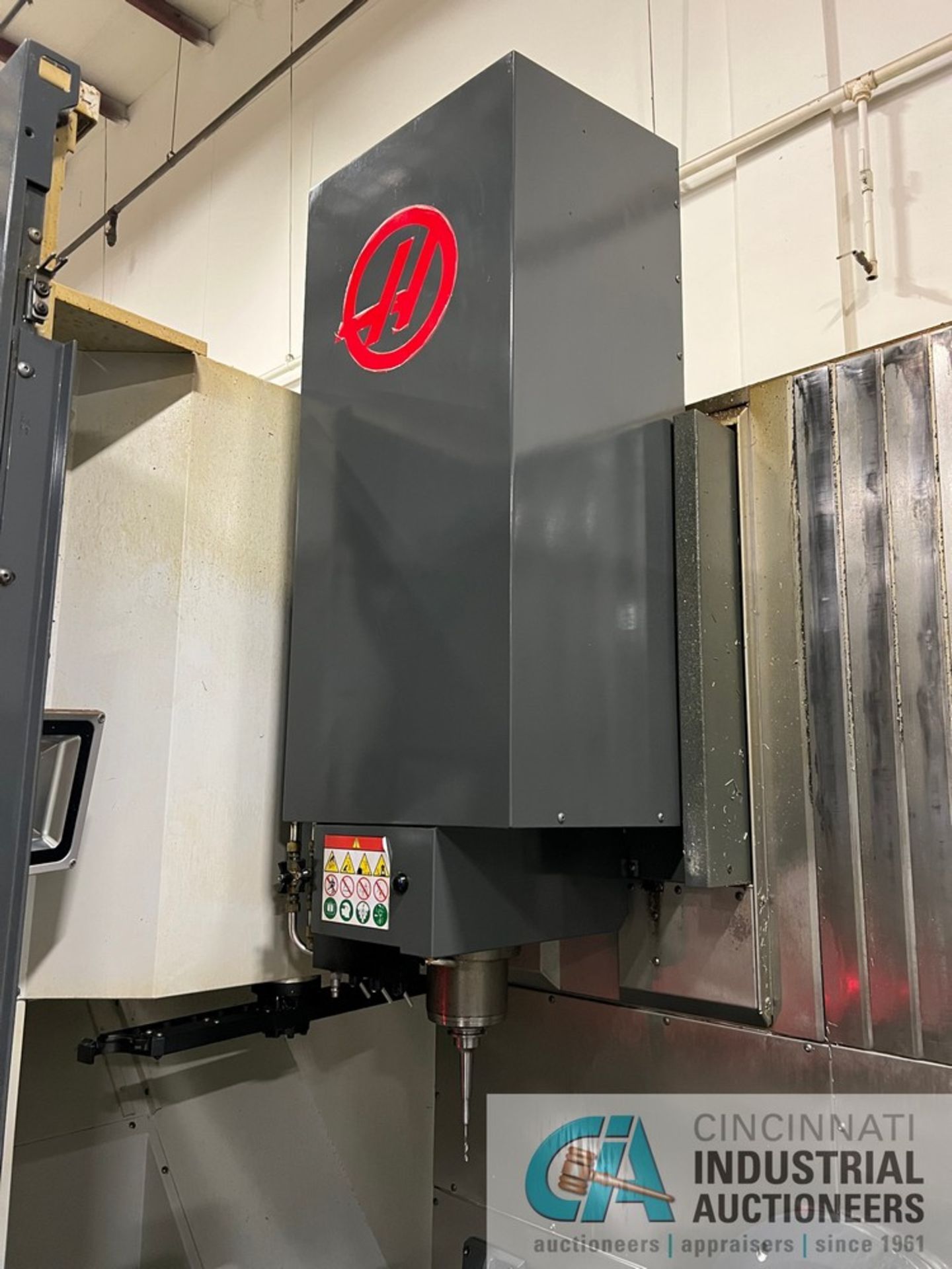 Haas Model UMC-750 Five-Axis CNC Universal Machining Center (2017) 6,578 Cutting Hours Showing - Image 4 of 19