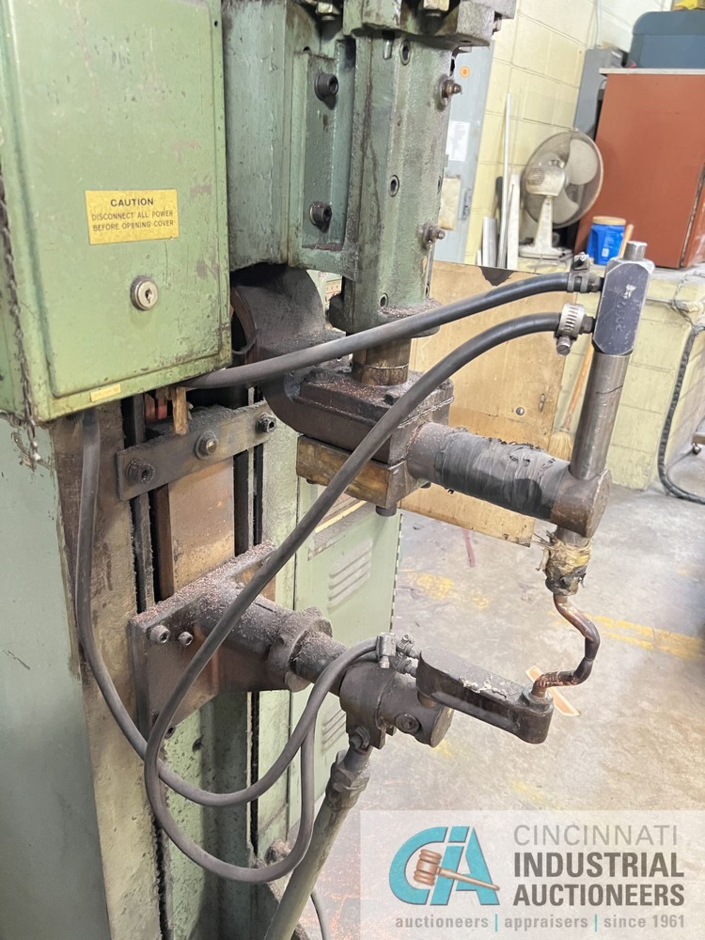 30-KVA PEER MODEL P-25 SPOT WELDER; S/N 13946, 16" THROAT **For convenience, a loading fee of $100. - Image 3 of 7