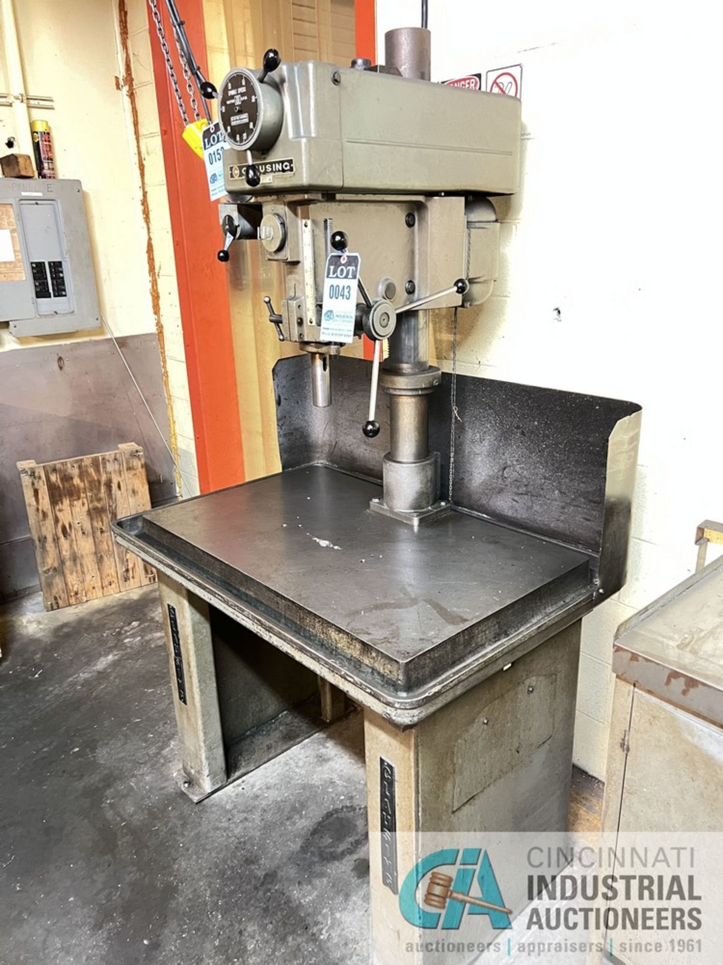 20" CLAUSING MODEL 2285 DRILL PRESS; S/N 514391, 40" X 22" TABLE, SPINDLE SPEEDS: 150-2,000 RPM **