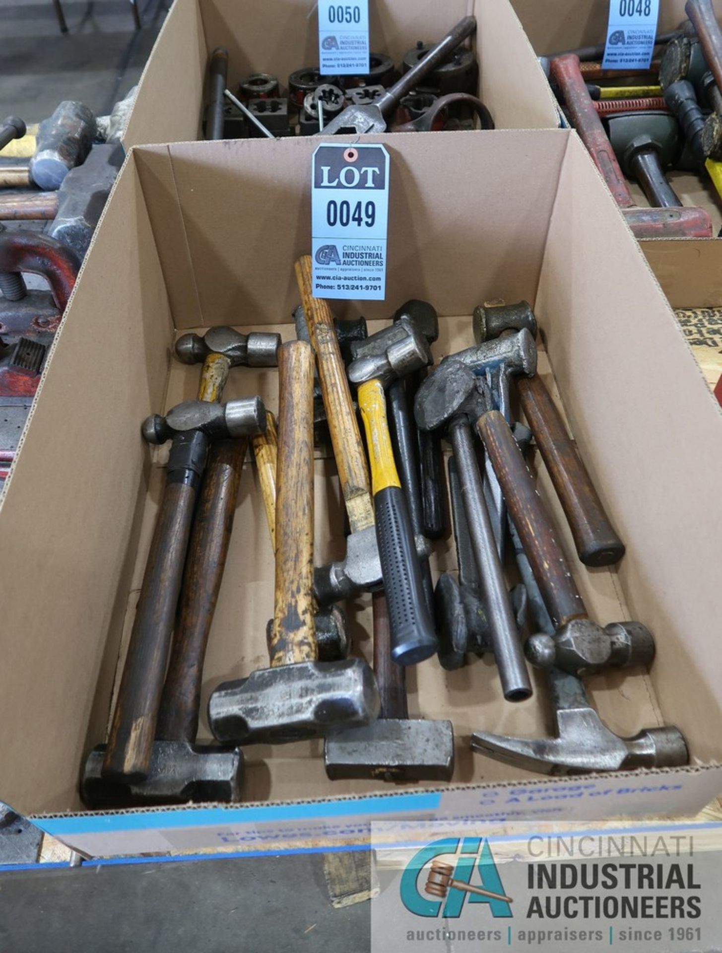 (LOT) MISCELLANEOUS BALL PEEN, BRASS AND LEAD HAMMERS WITH ENGINEERS HAMMERS