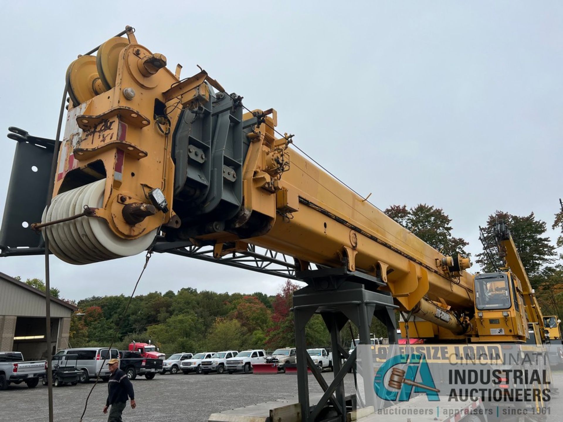 150 TON/1997 GROVE MODEL GMK 5150B TRUCK CRANE, VIN: 5310-8050, MERCEDES 442/6M 366 ENGINE; - Image 24 of 60