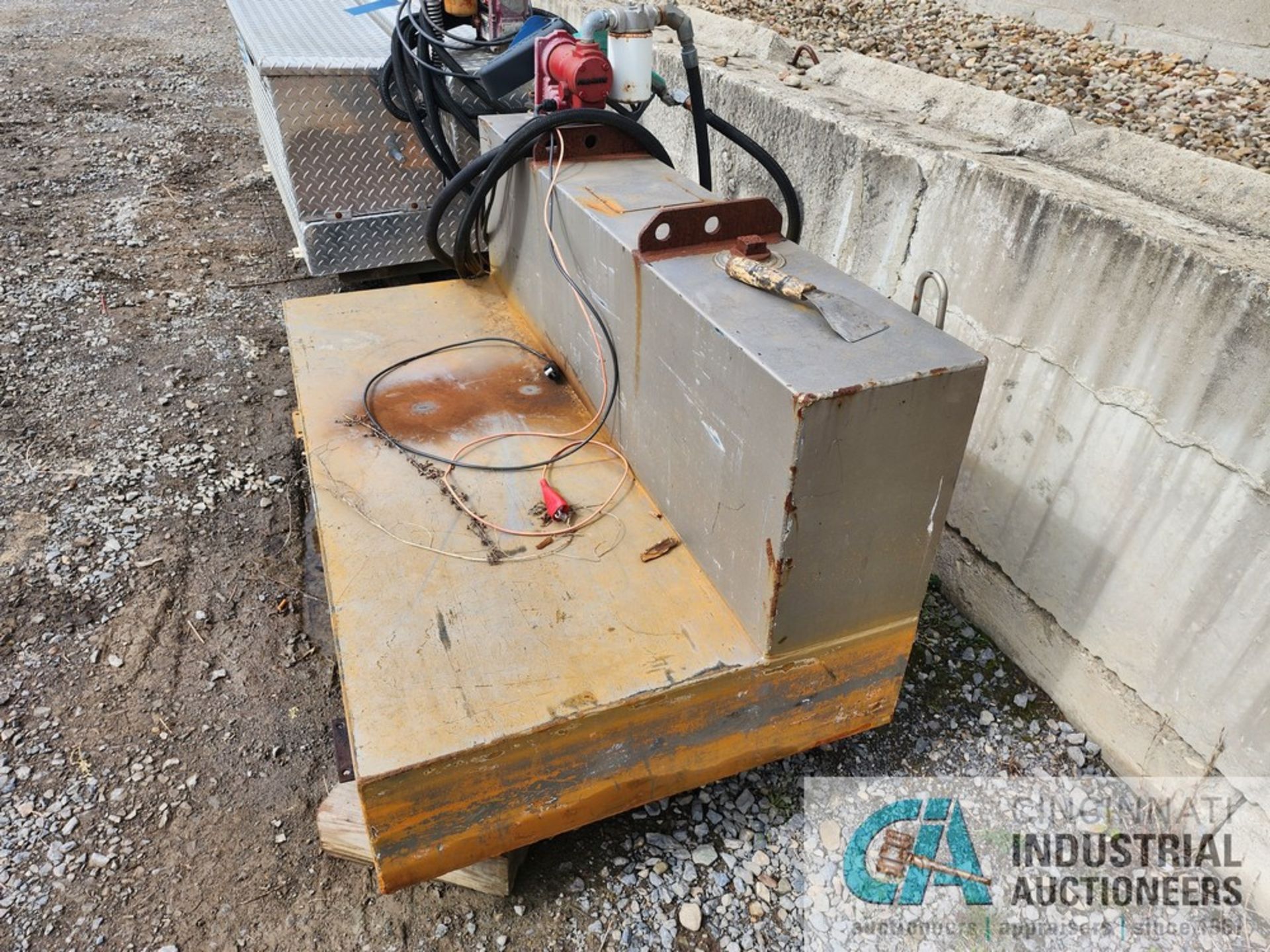 FUEL TANK WITH ELECTRIC PUMP - Image 2 of 3
