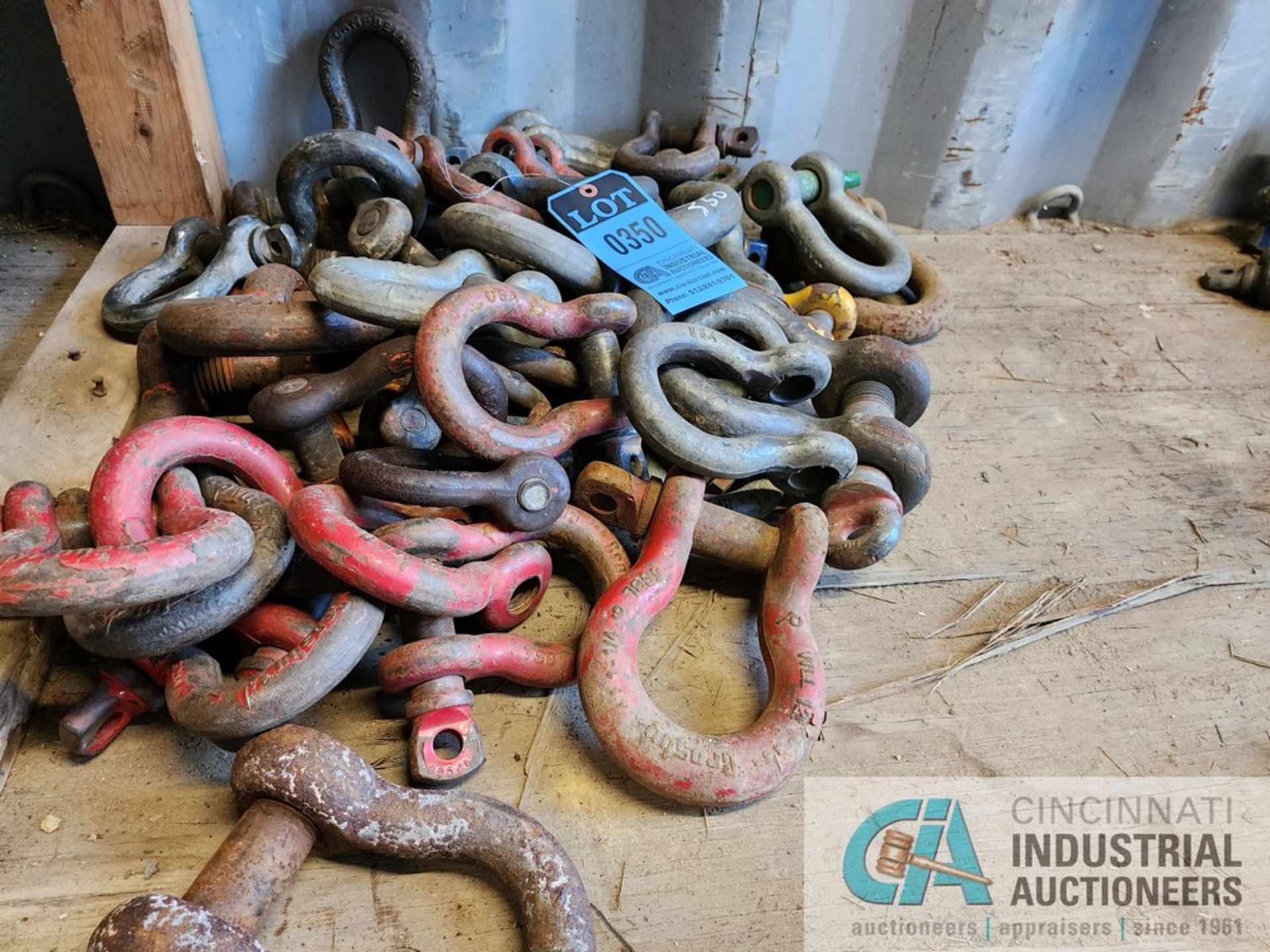 (LOT) SHACKLES ON FLOOR - Image 2 of 2