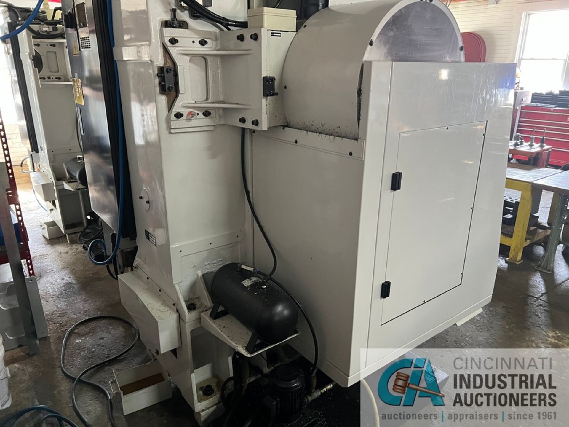 HURCO MODEL VM1 CNC VERTICAL MACHINING CENTER; S/N 06013124BEA, 8,000 RPM SPINDLE, 40 TAPER (2004) - Image 12 of 17