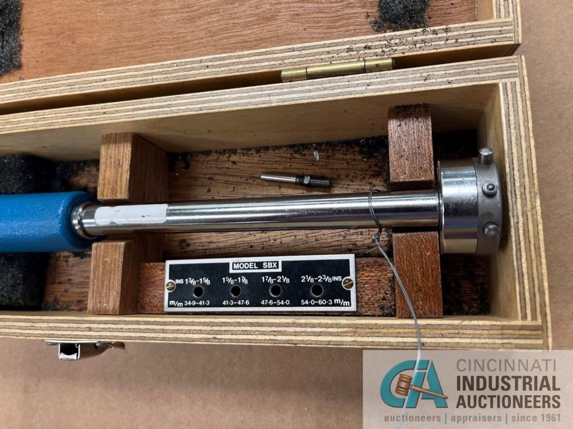 FOWLER MODEL SBX DIAL TYPE BORE GAGE AND .4 - .7" TAKACHINO DIAL TYPE BORE GAGE - Image 3 of 5