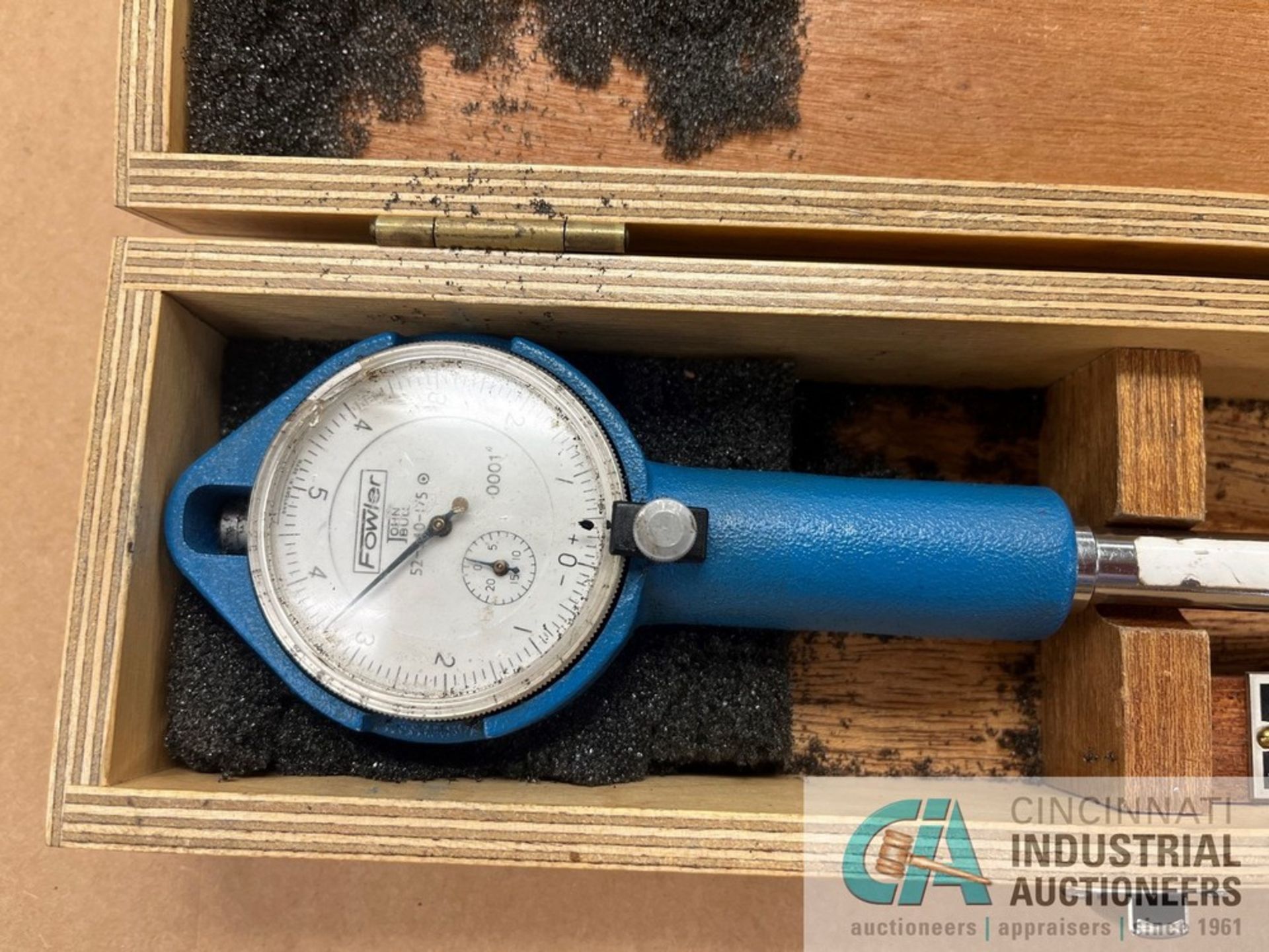 FOWLER MODEL SBX DIAL TYPE BORE GAGE AND .4 - .7" TAKACHINO DIAL TYPE BORE GAGE - Image 2 of 5