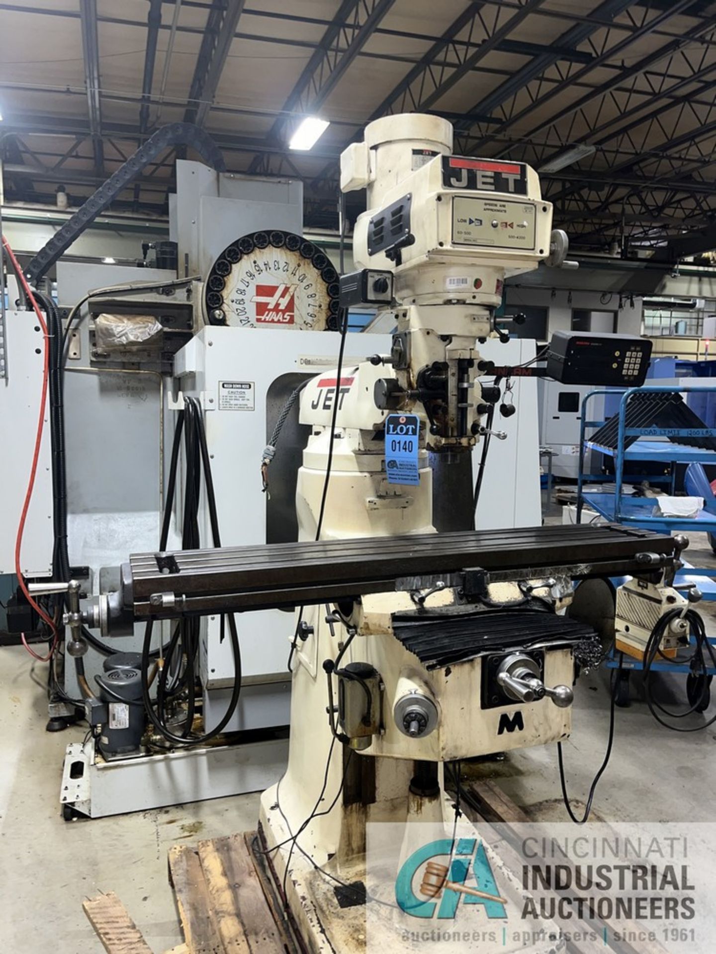 JET MODEL JTM-4VS VARIABLE SPEED VERTICAL MILLING MACHINE; S/N 8081415, 9" X 49" TABLE, WITH JET - Image 2 of 7