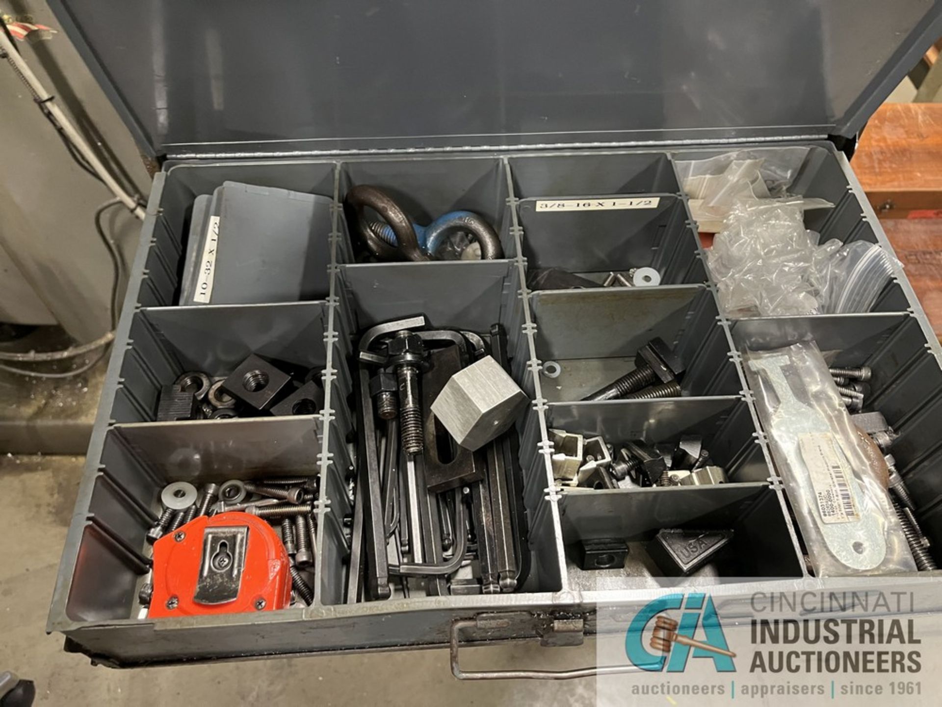 ROLLING CART WITH TOOLING ASSORTMENT, (2) ER40 COLLET HOLDERS, DRAWERED BIN WITH TOOLING, DRILL - Image 6 of 13