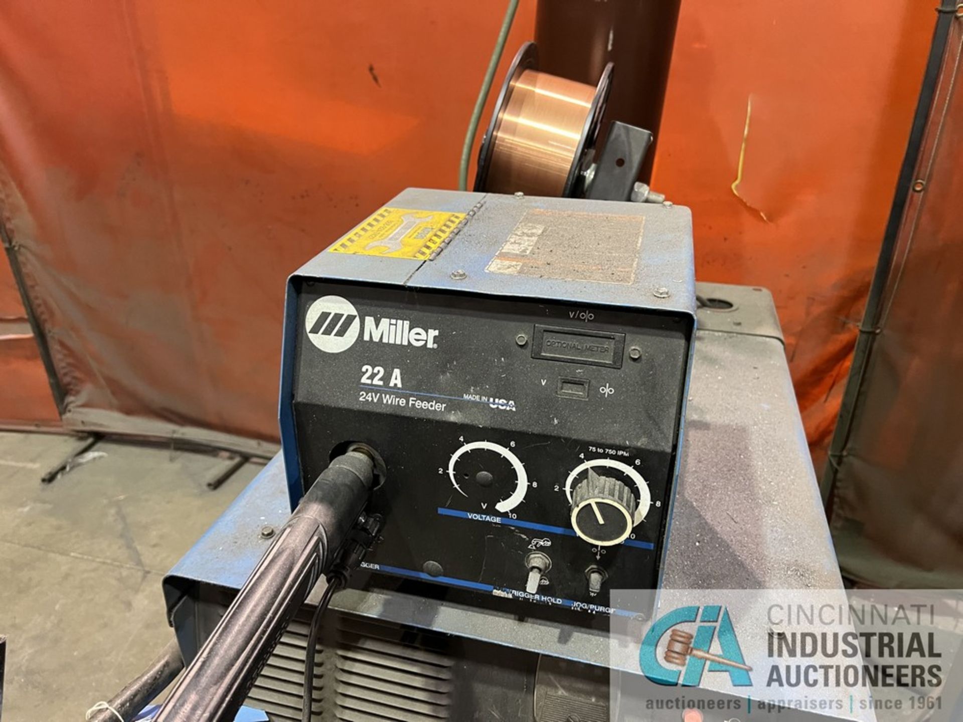 300-AMP MILLER MODEL CP-302 WELDER W/ 22A SERIES WIRE FEED - Image 4 of 5