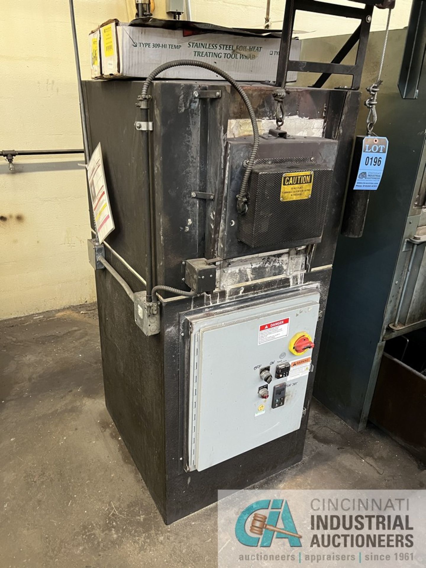 GRIEVE MODEL FMPC12188 HEAT TREAT FURNACE; S/N 1905; MAX TEMP 2250øF; 10.5" X 6.5" X 18" INSIDE - Image 2 of 5